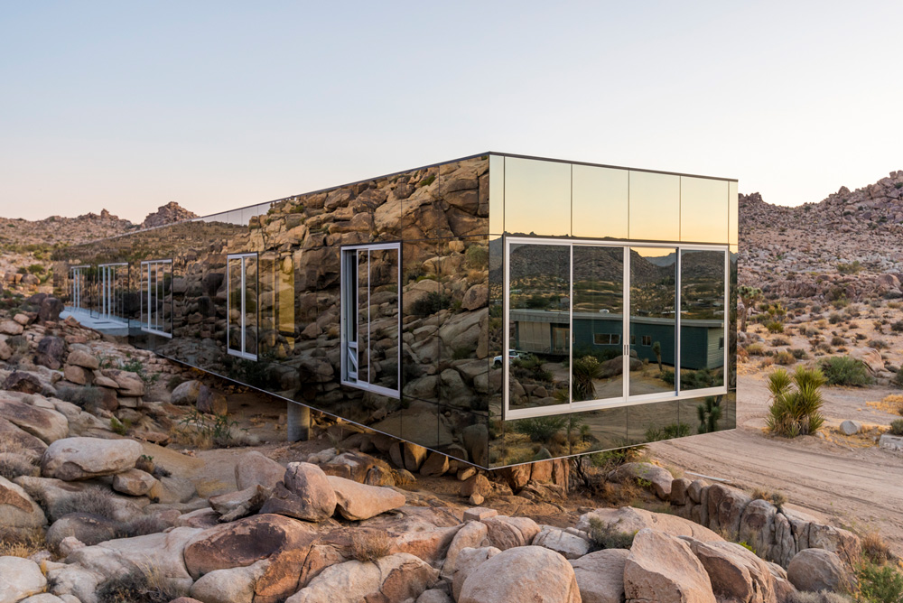 joshua-tree-mirror-house-19.jpg