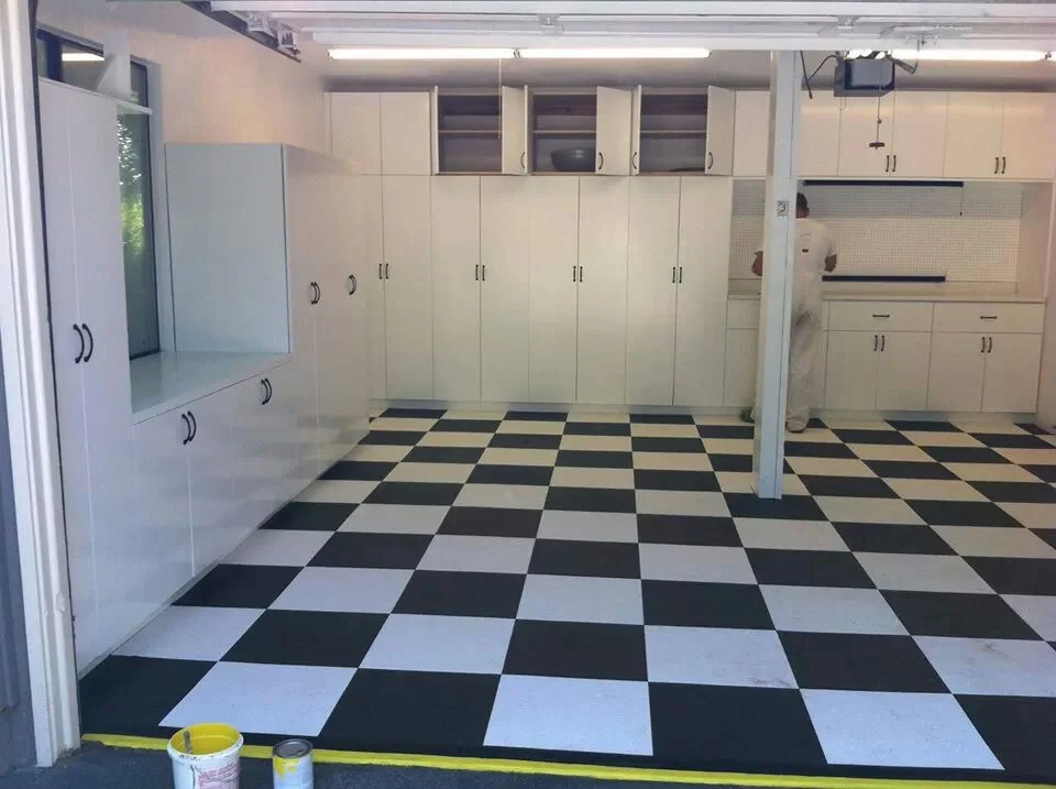 keech-painting-epoxy-floor-checker.jpeg