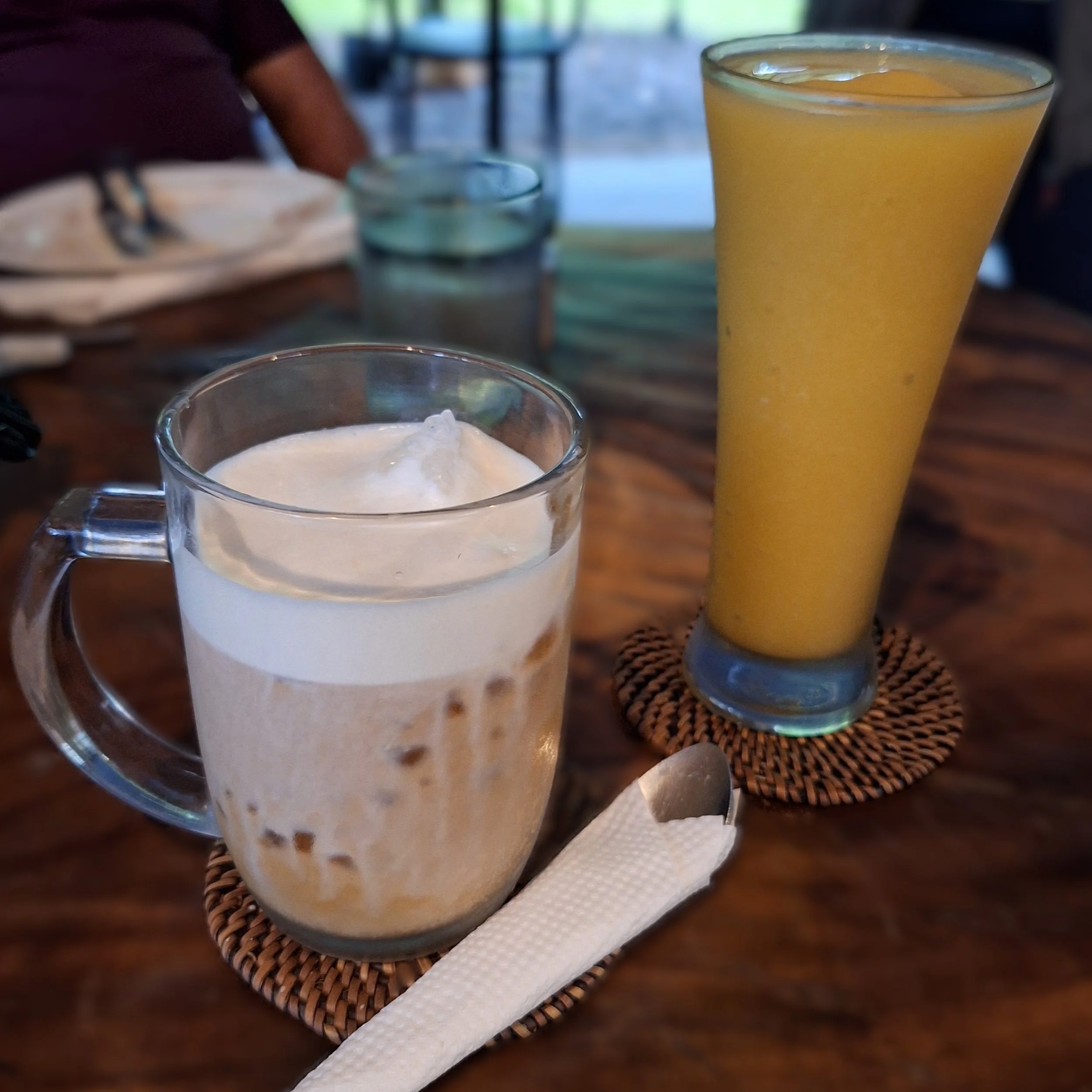 Which drink are you choosing, an iced latte or a mango smoothie?

Choose your favourite drink today!

#naturalgardencafe #drinkofchoice #icedlatte #mangosmoothie