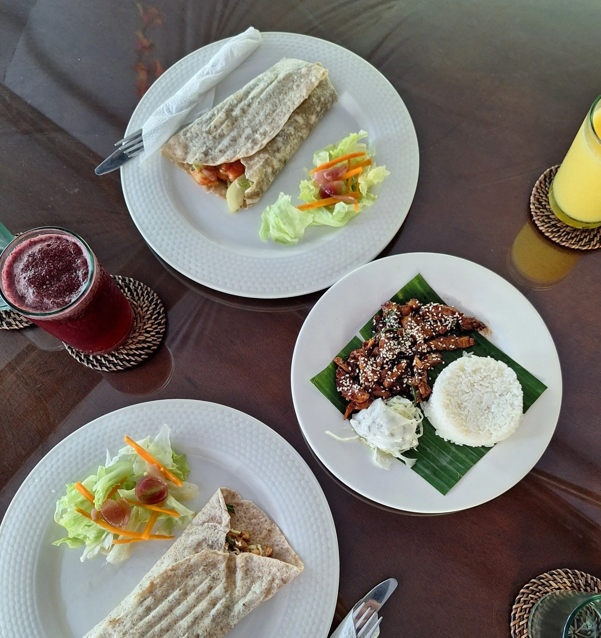 Are you choosing a wrap or rice meal? Many options available, alongside our smoothies too! Order today!