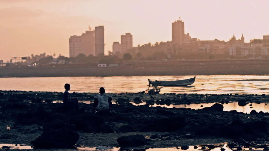 mumbai boys sunset.jpg