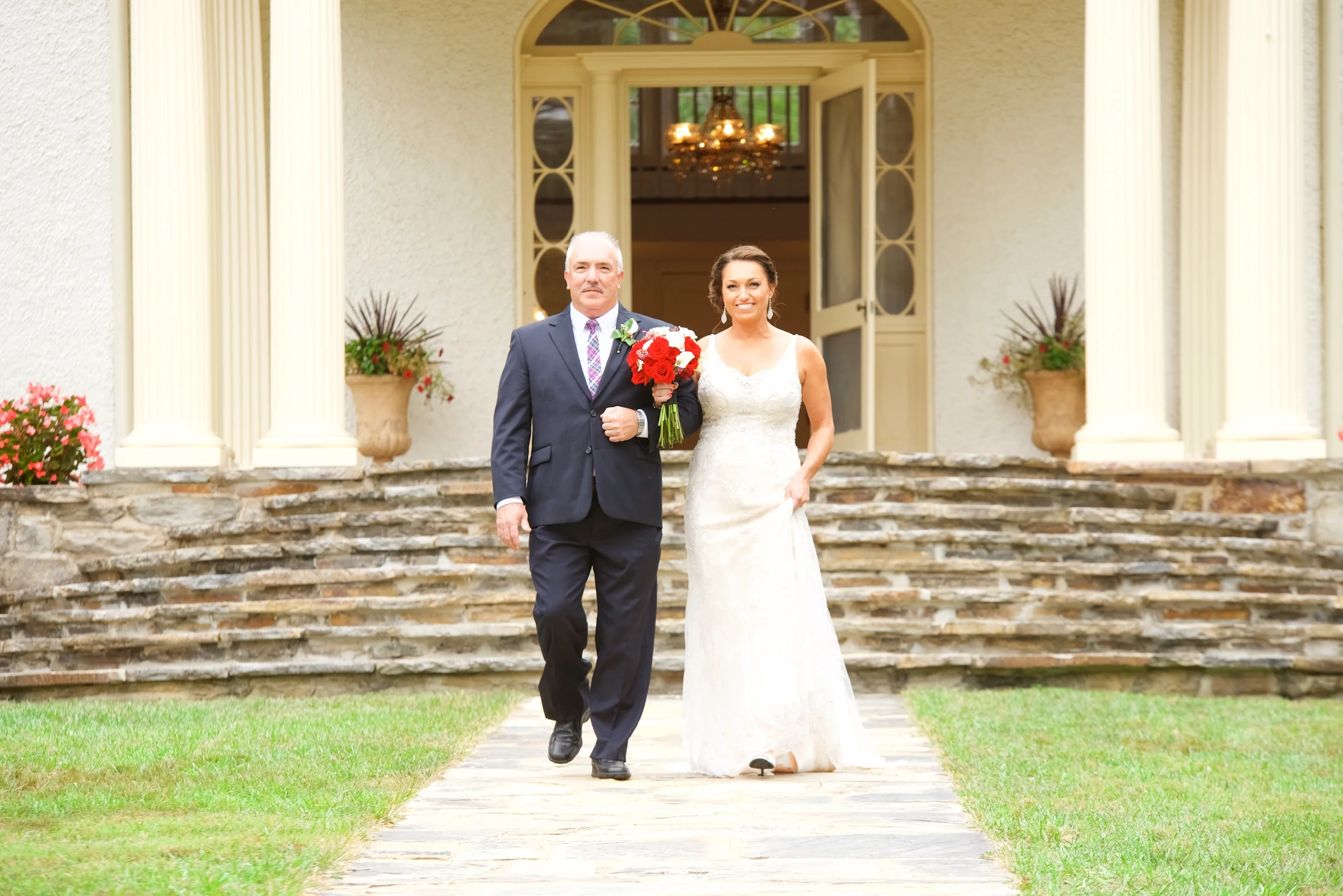 father-daughter-bride-aisle-photos.jpg