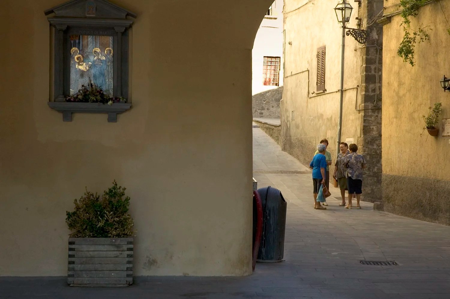  "Morning Meeting"  Marta, Italy.     