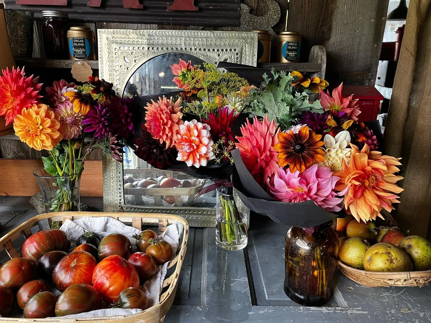Views of the last farmstand day of the year, we&rsquo;ll be sharing some of this sweetness down @boardwalk.collective as well in the coming days. The beauty abounds 🥰