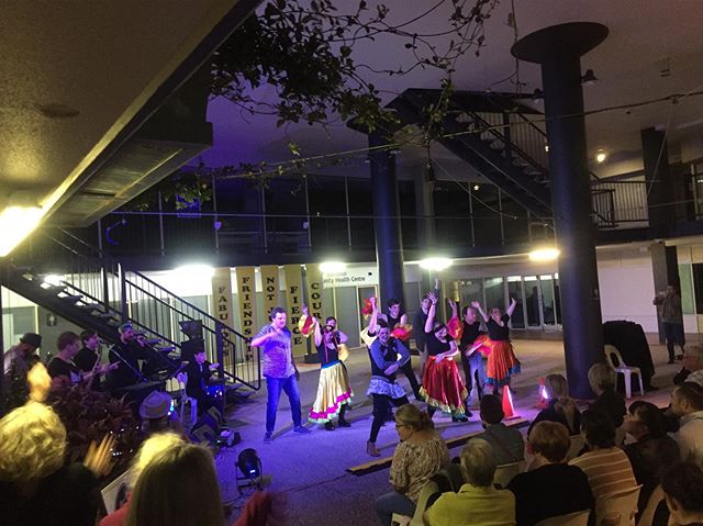 The Sunshine Troupe & The Outsiders rockin it out to a capacity crowd. What a show! #theoutsiders #sunshinetroupeinc #sunshinetroupe #csquarenambour #thebisonbar #yesitsinnambour