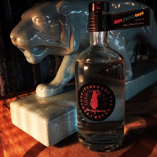 Of all the gins in the world that could walk into our bar. We fall in love with this local gin just in time for World Gin Day💙
Come in on Saturday and fall in love.
#worldginday #sumyungguys #phogin #noosaheadsdistillery #gin #thebisonbar #cocktails #cocktailbar #yesitsinnambour