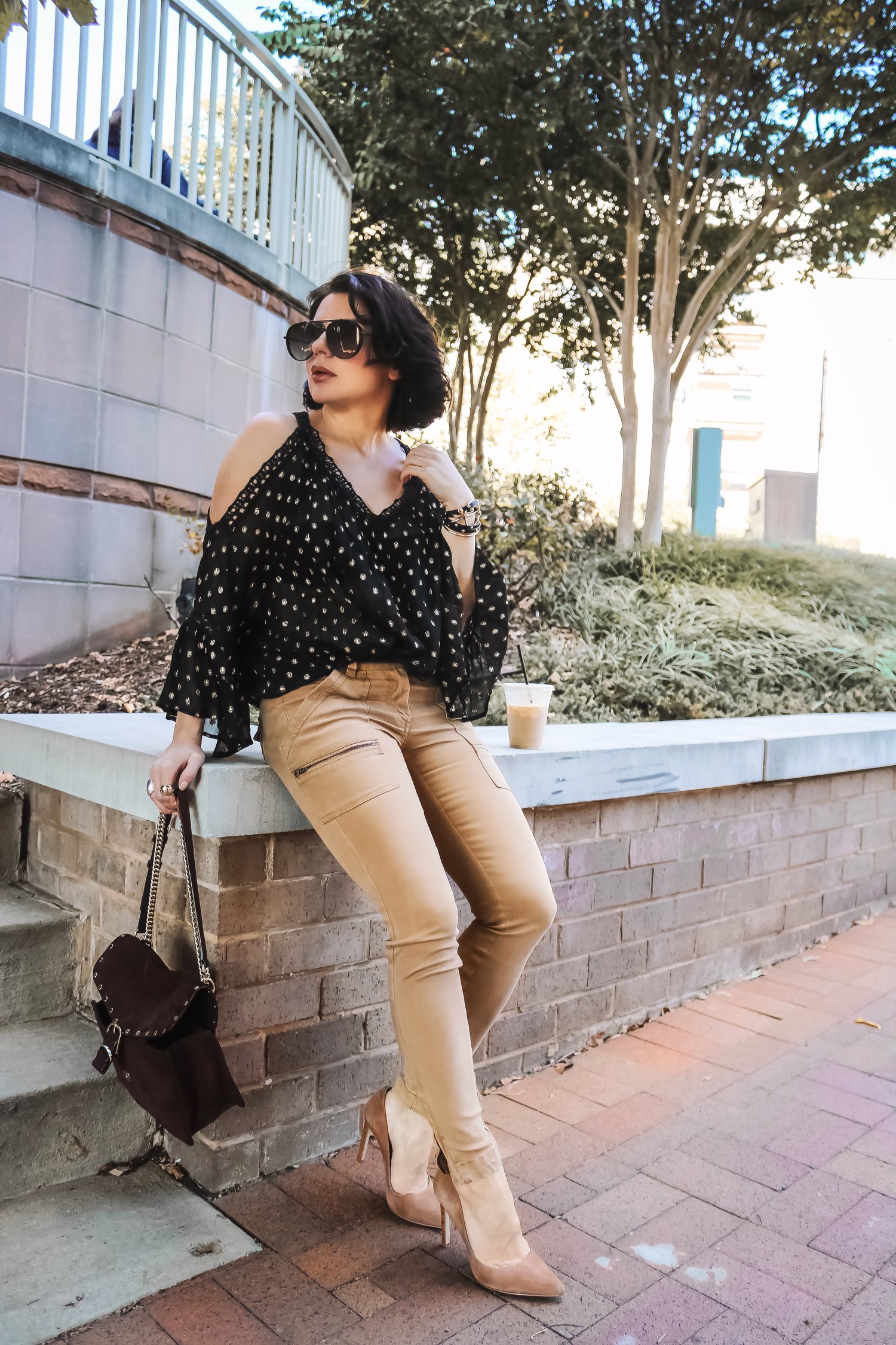 blogger-style-black-gold-top