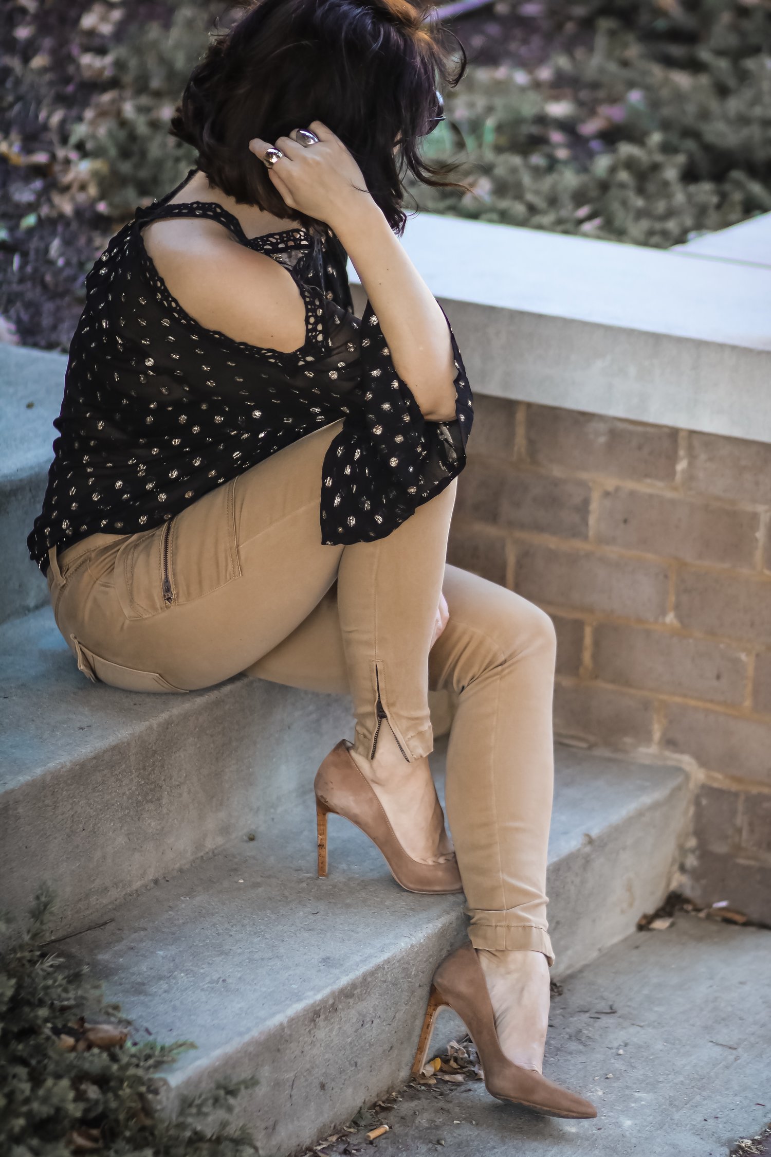 off-shoulder-gold-glitter-top