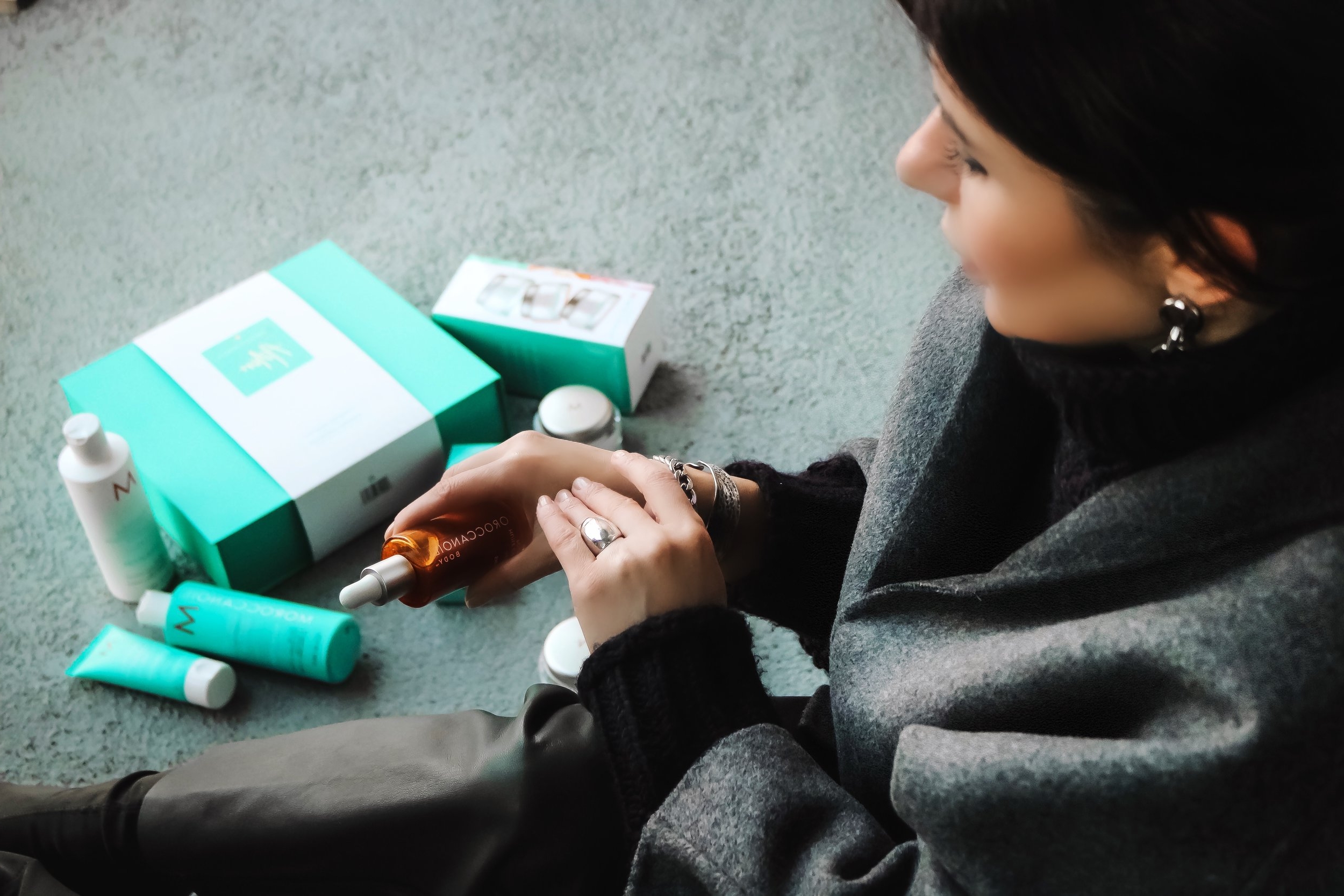 MoroccanOil-shimmering-oil-blogger