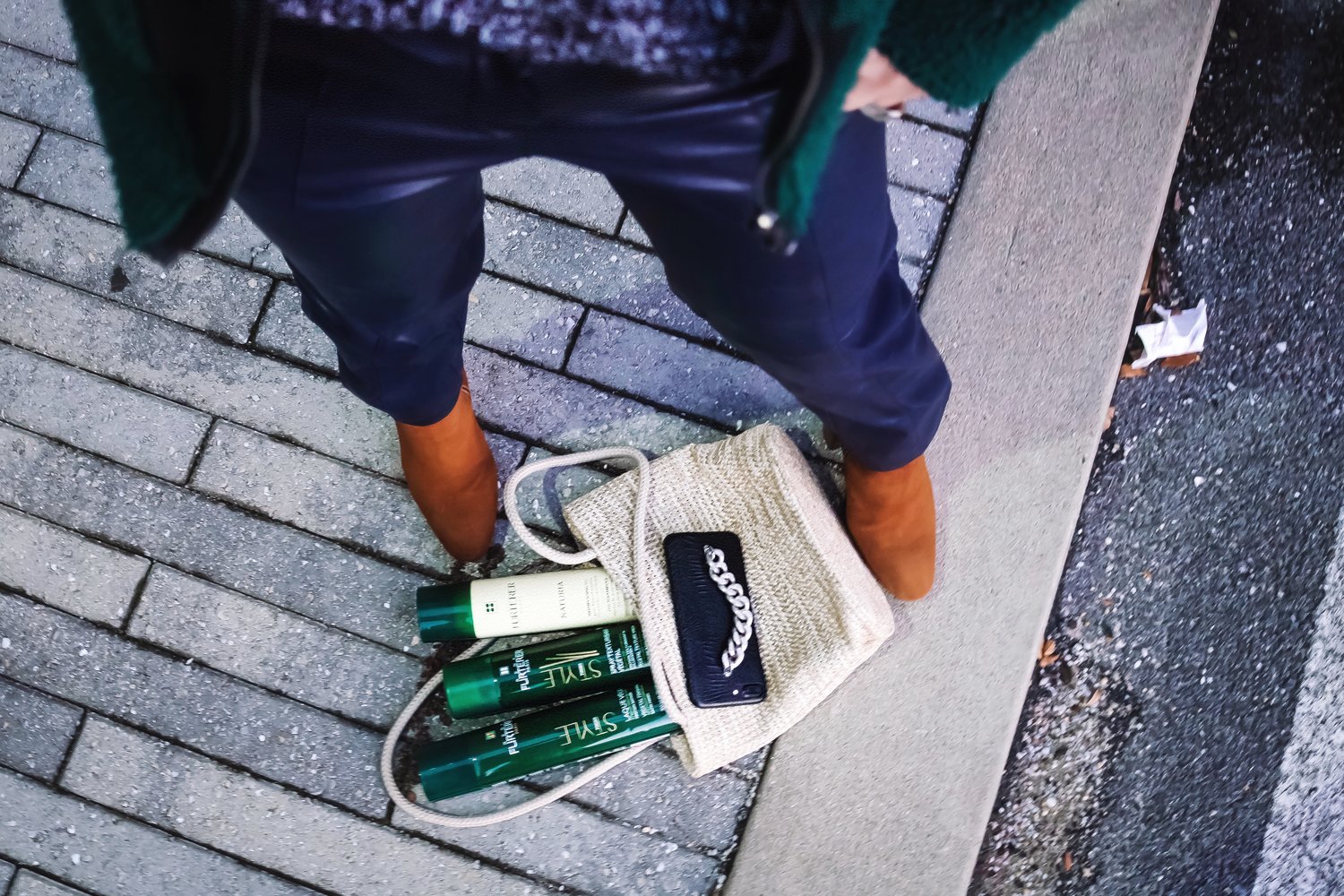 streetstyle-camel-boots-bag-details