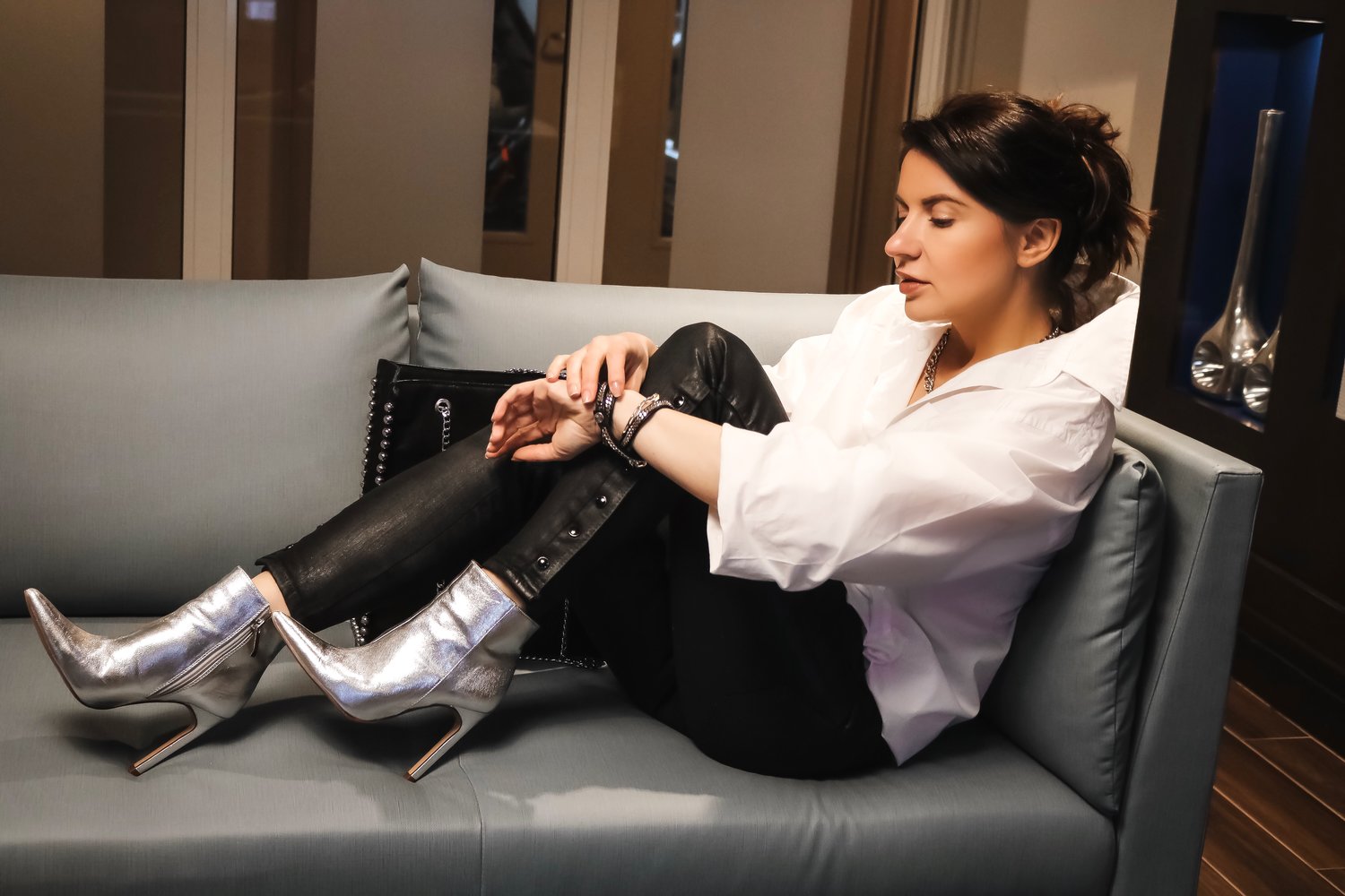 Date-night-white-shirt-coated-denim-sitting-pretty