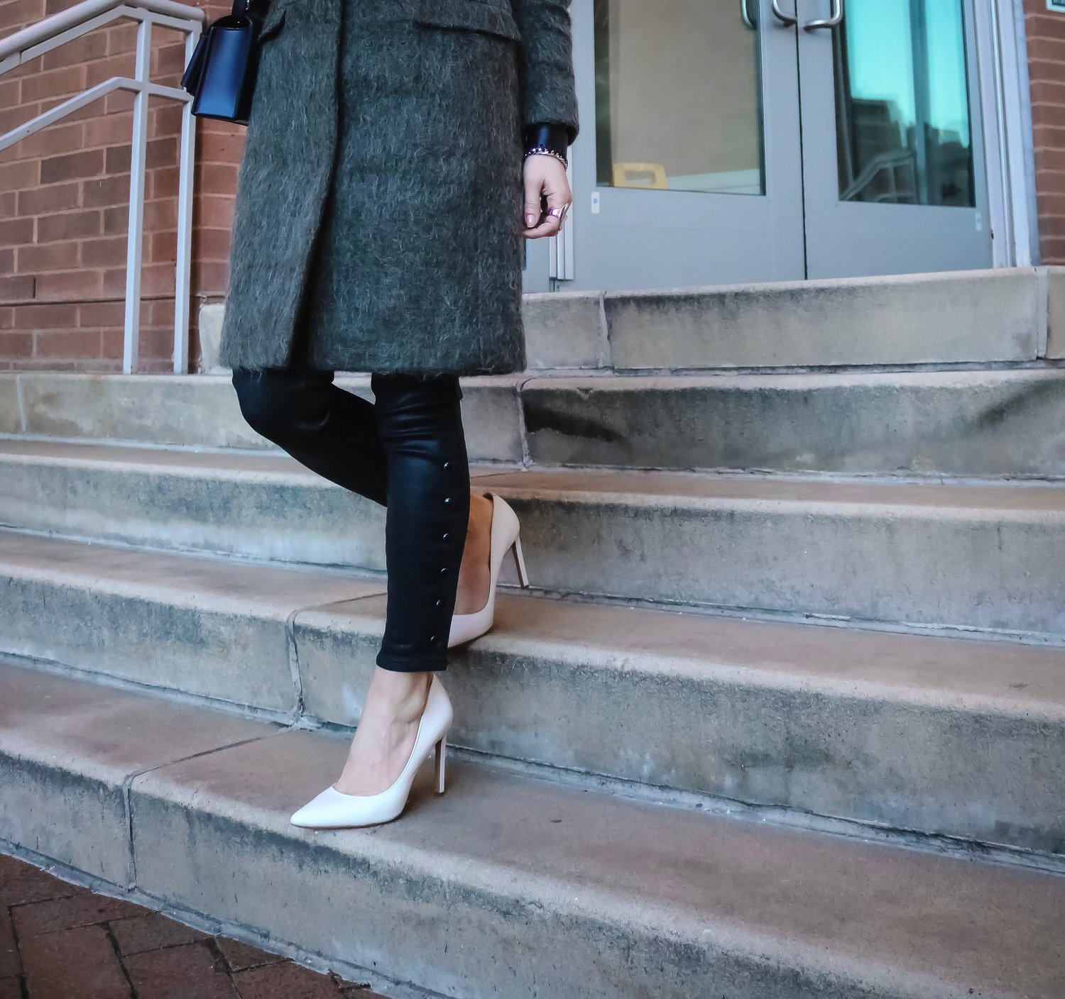 Isabel-Alexander-wearing-Gap-coated-denim-white-Nine-West-heels