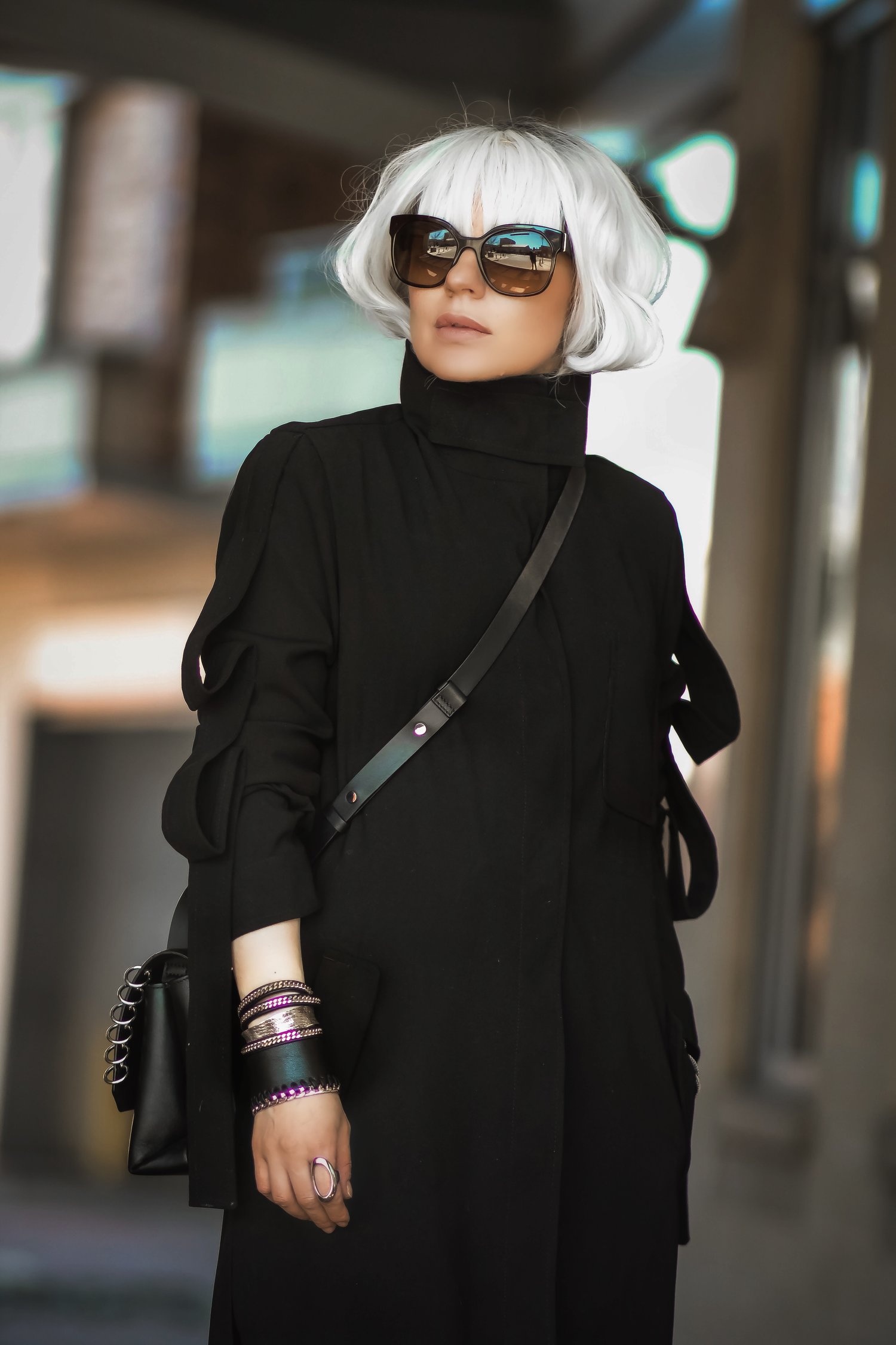 Isabel-Alexander-The-Dark-Shop-Chain-Bracelt-Atomic-Blonde-Costume-wig-ASOS-coat