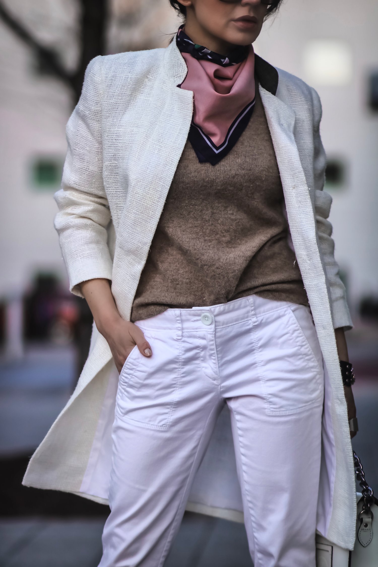 Isabel-Alexander-all-white-brunch-outfit-LOFT-denim