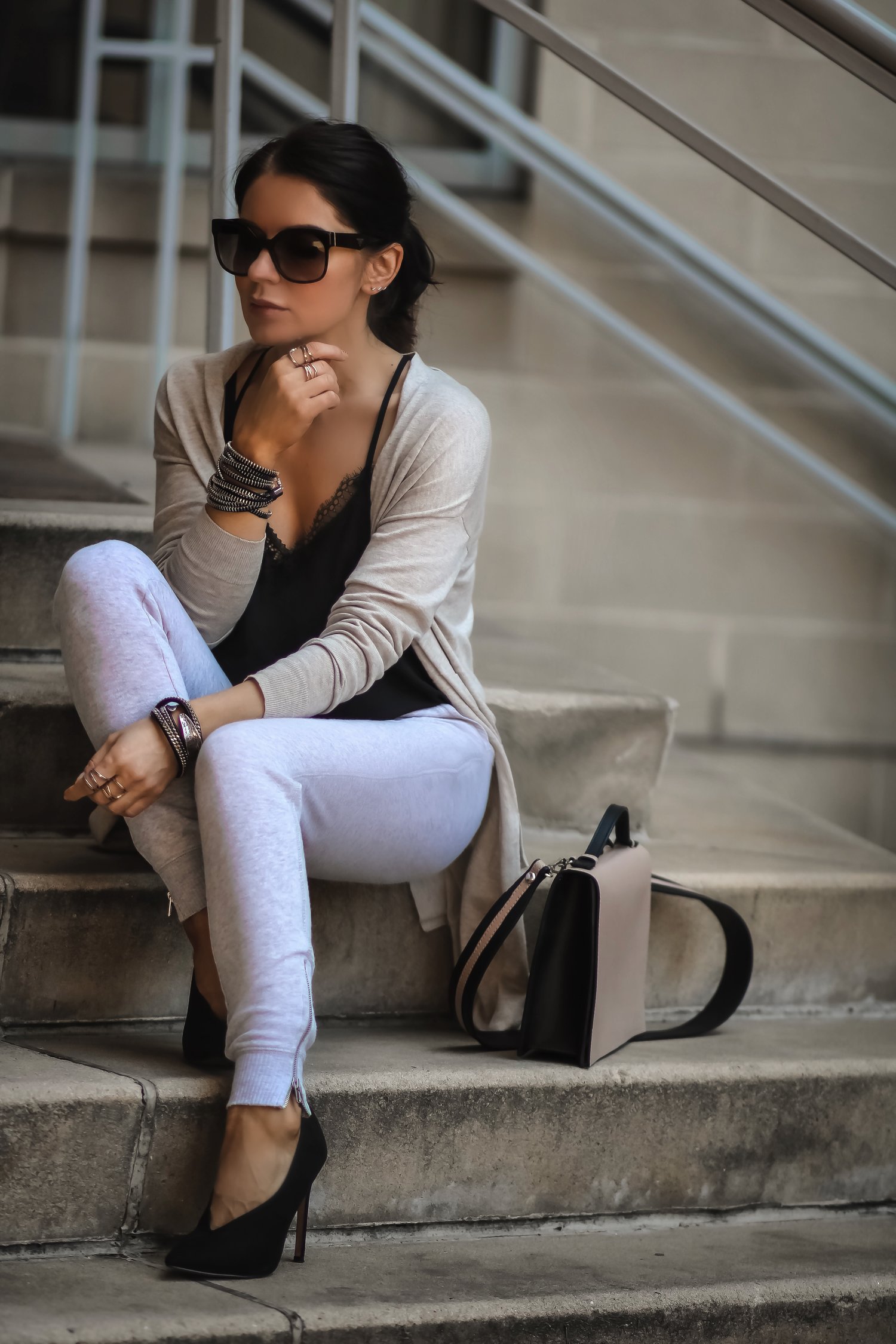Isabel-ALexander-Old-Navy-beige-cardigan-Aerie-joggers-LOFT-cami.jpeg