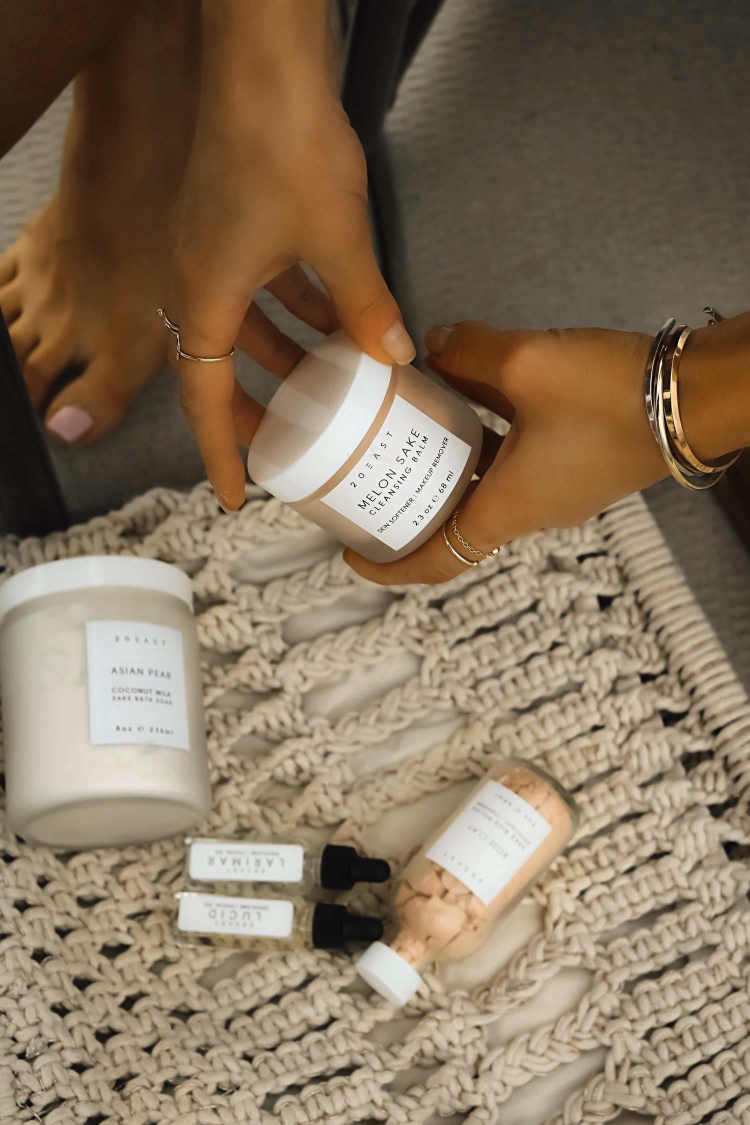 20EastBotanicals-Flatlay-BeachBag-IsabelAlexander
