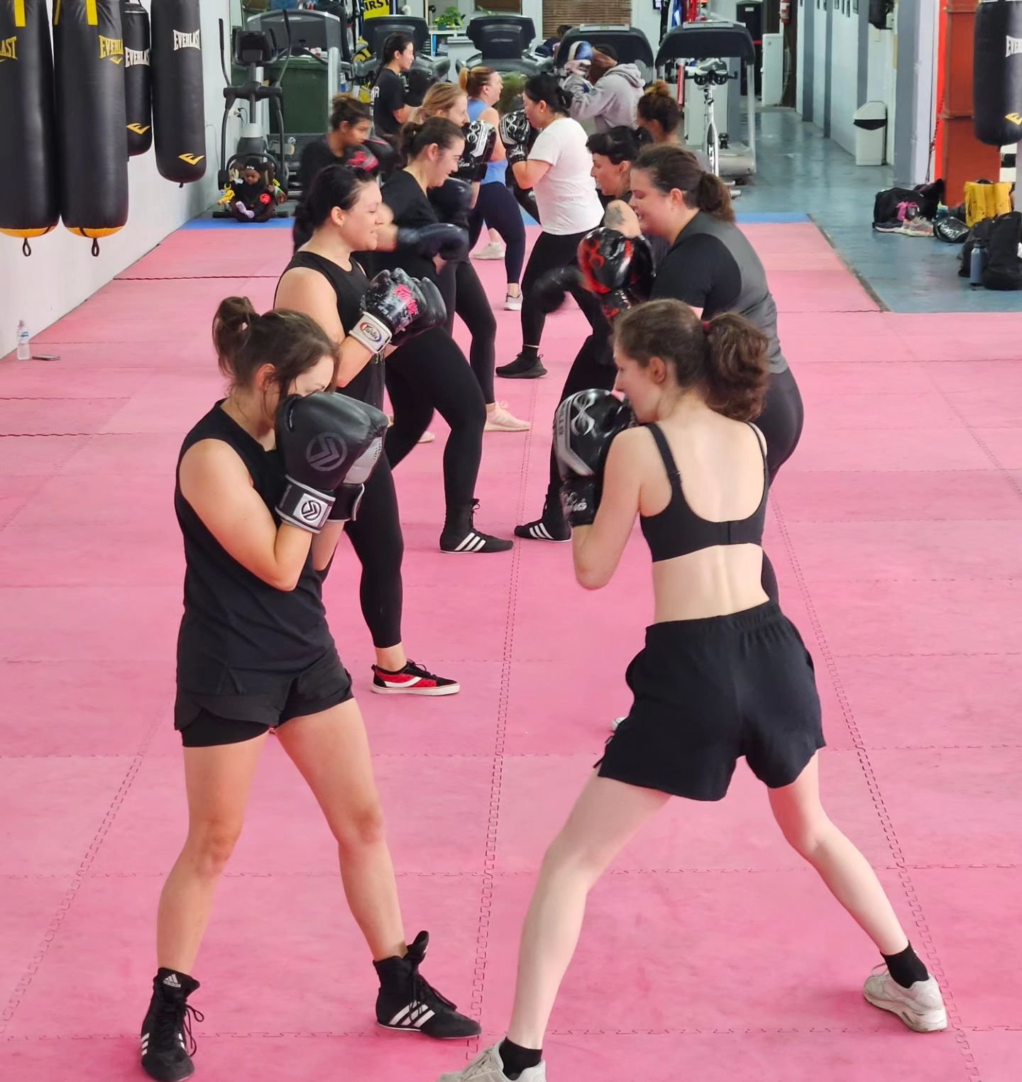 @northmelbourneboxing  Women's Boxing Classes - 10am Saturday mornings &amp; 7pm Thursday evenings. Learn to box with our amazing coach @stephboxfit 

Catering to all levels in a fun, energetic, and supportive environment.

Whether you want to get fi