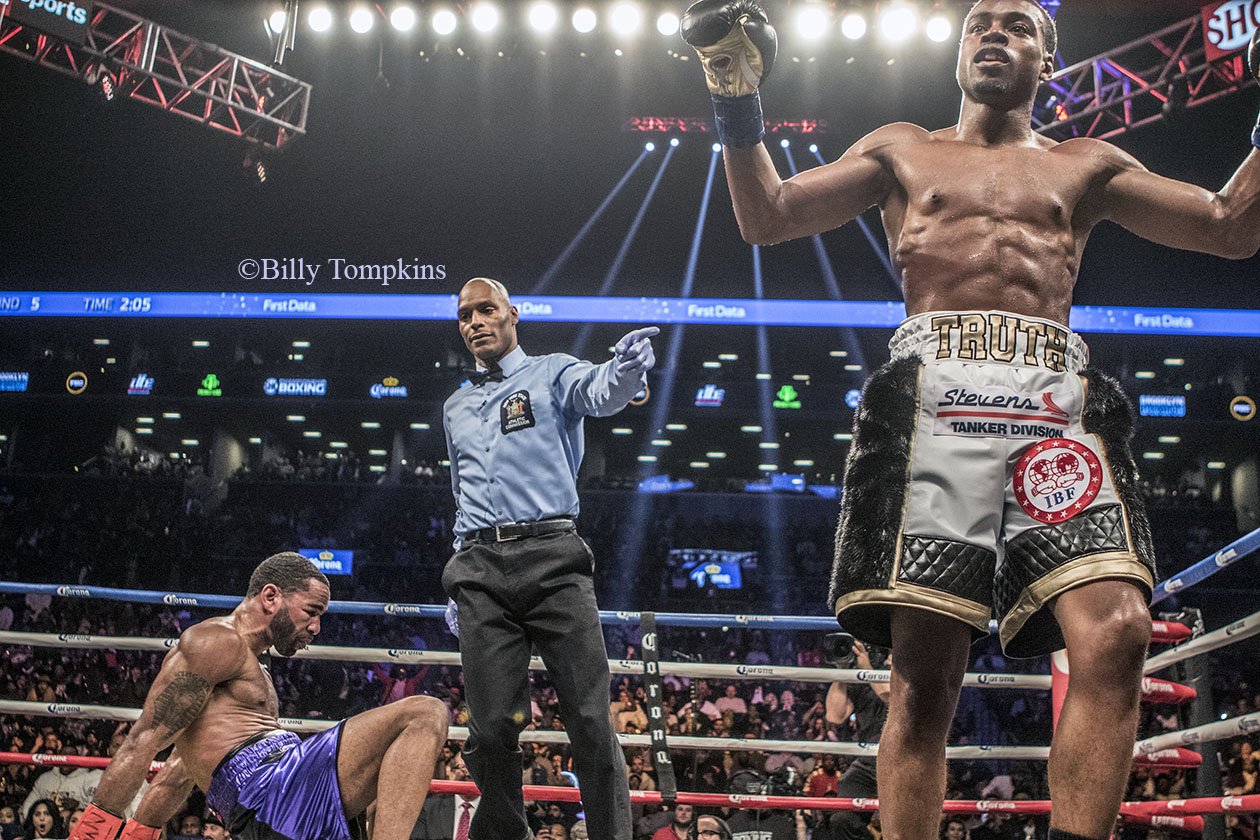 Spence defeats Peterson