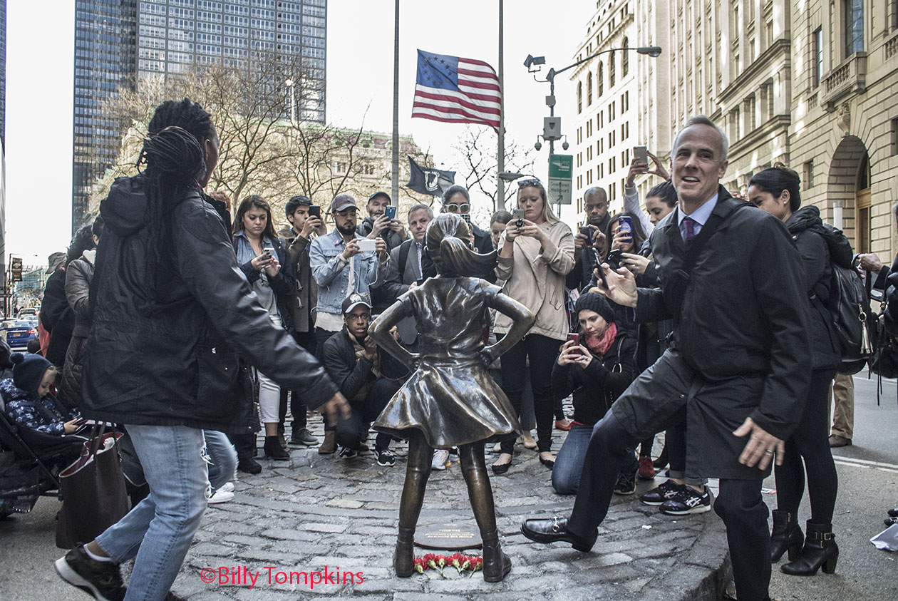 Little girl statue on Wall street NYC