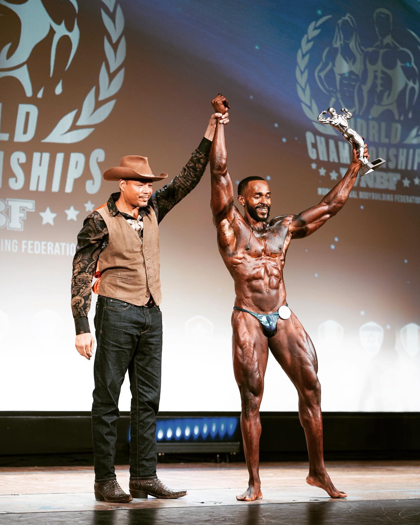 2022 WNBF Men&rsquo;s Open Overall champ awarded by Terrance Howard. Only in LA #losangeles #movie #warnergrandtheatre #bodybuilding #wnbf #inbf #elitecompetewnbf #world #future #photography #motivation