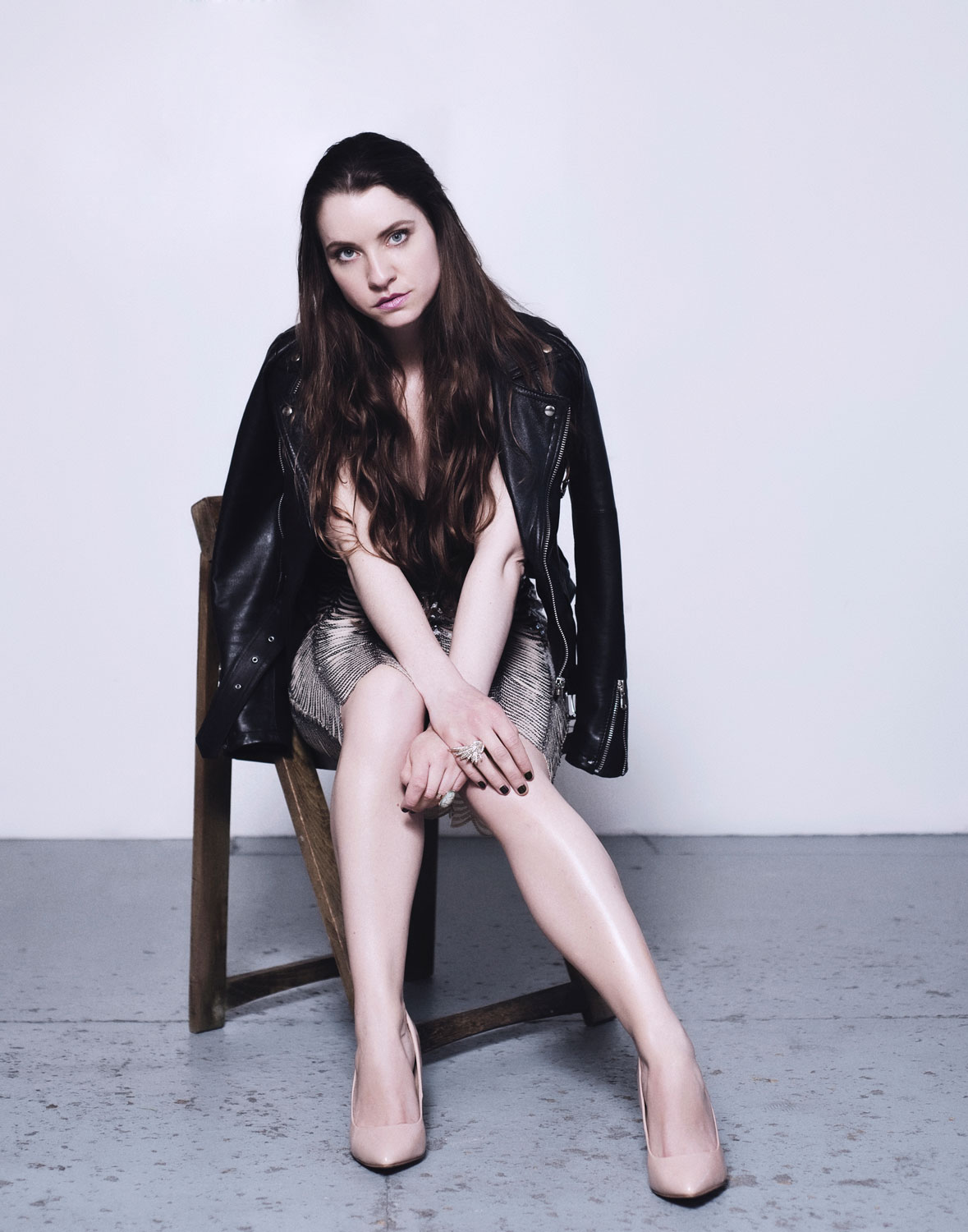 Miriam Sultry Cross Legged