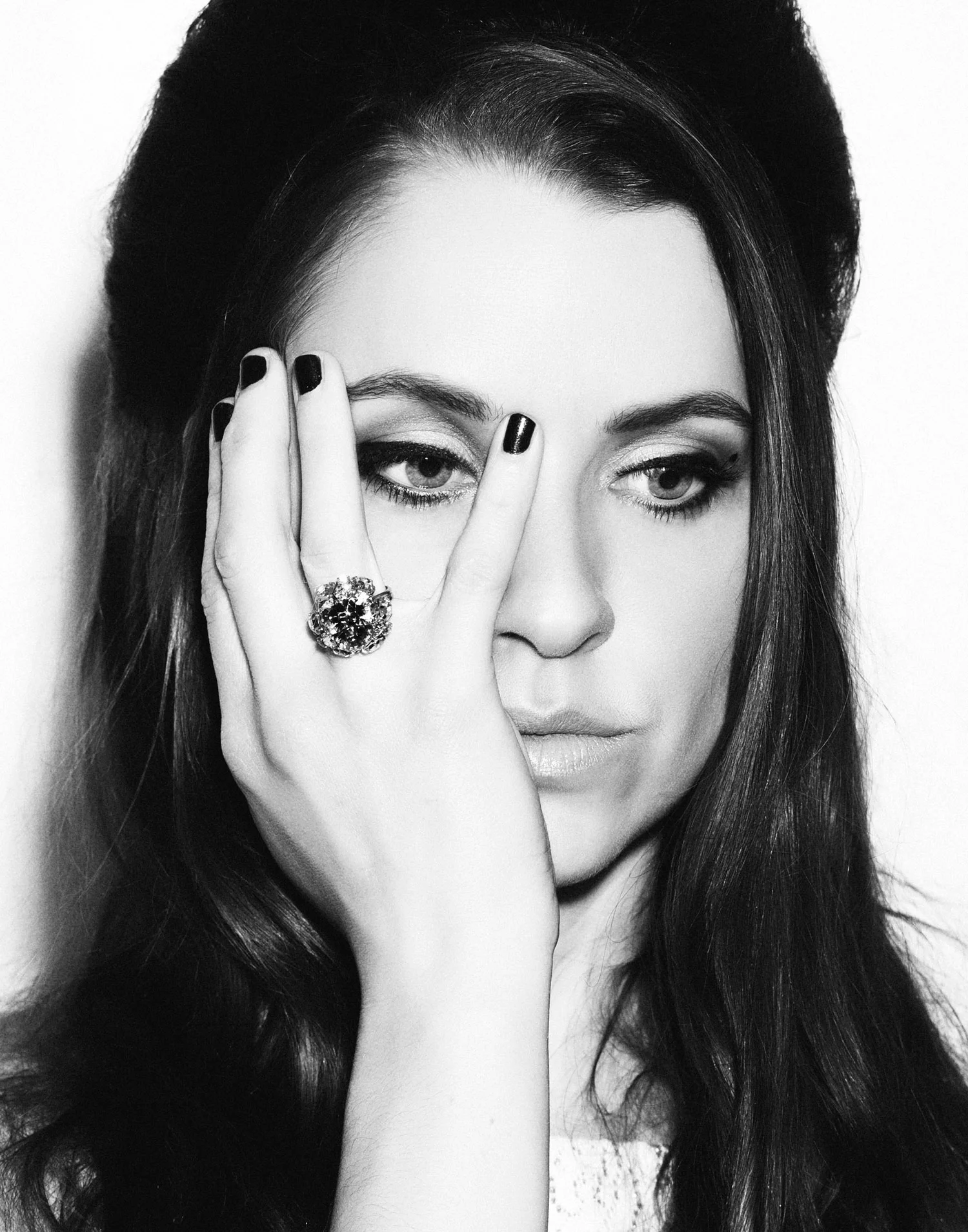 Miriam Retro Black and White