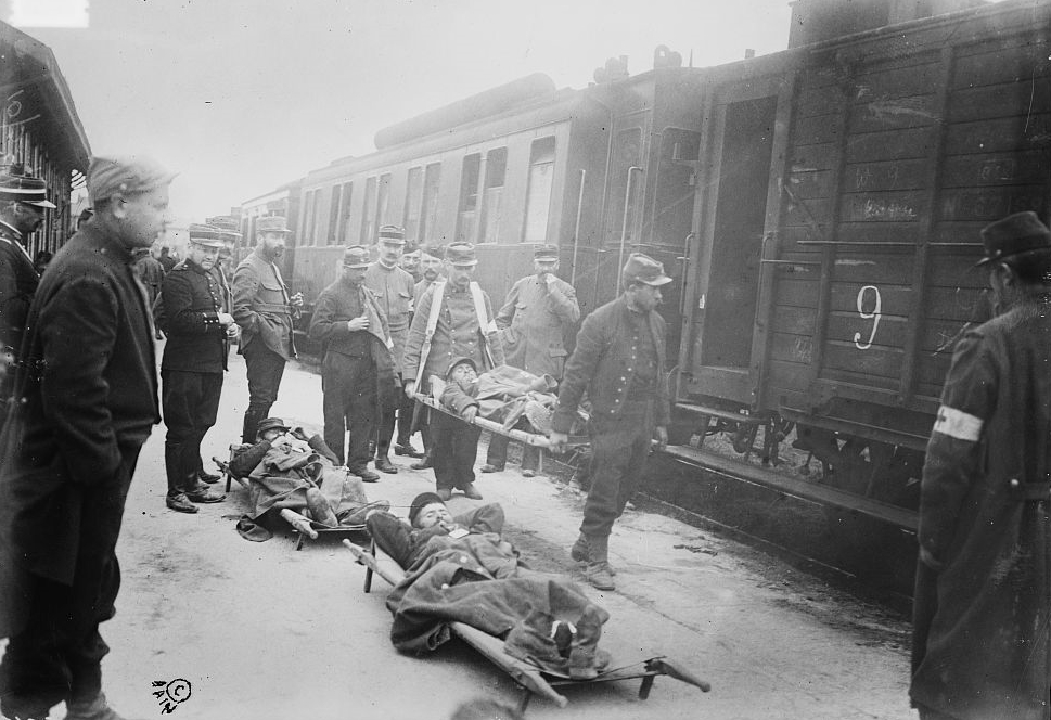 French wounded soldiers arrive at Chalons sur Marne, October 1914.