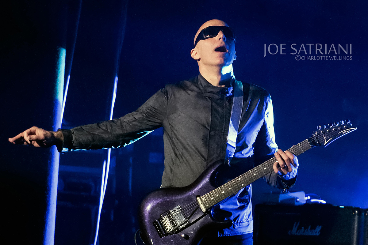 JOE SATRIANI