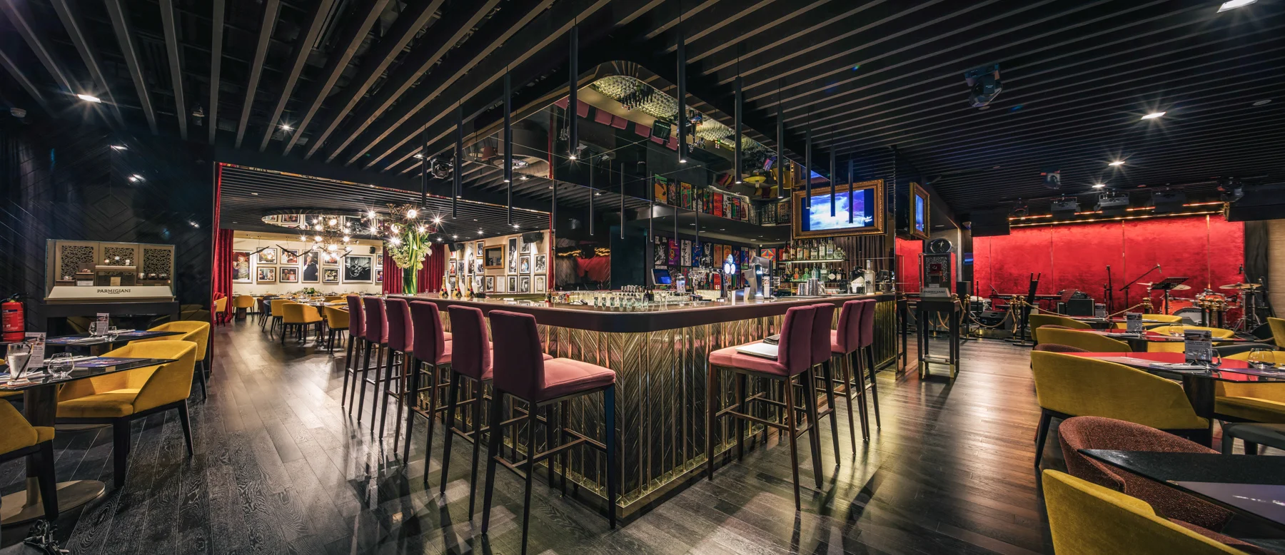 Montreux Cafe_GradePixel_3.jpg