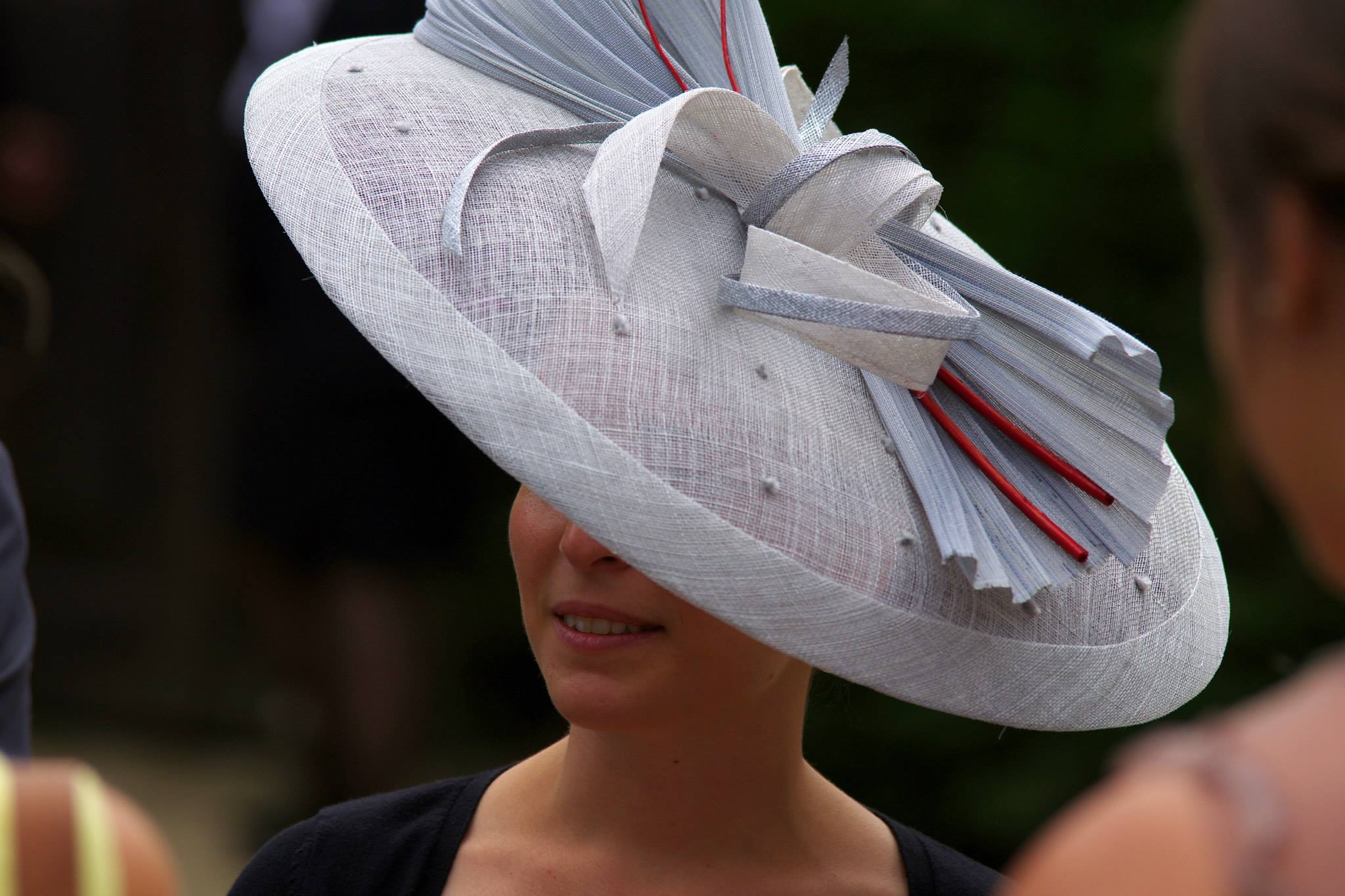 Les Chapeaux de Béa | Chapeaux de cérémonie sur mesure et prêt-à porter  Made in France, atelier de modiste à Meudon