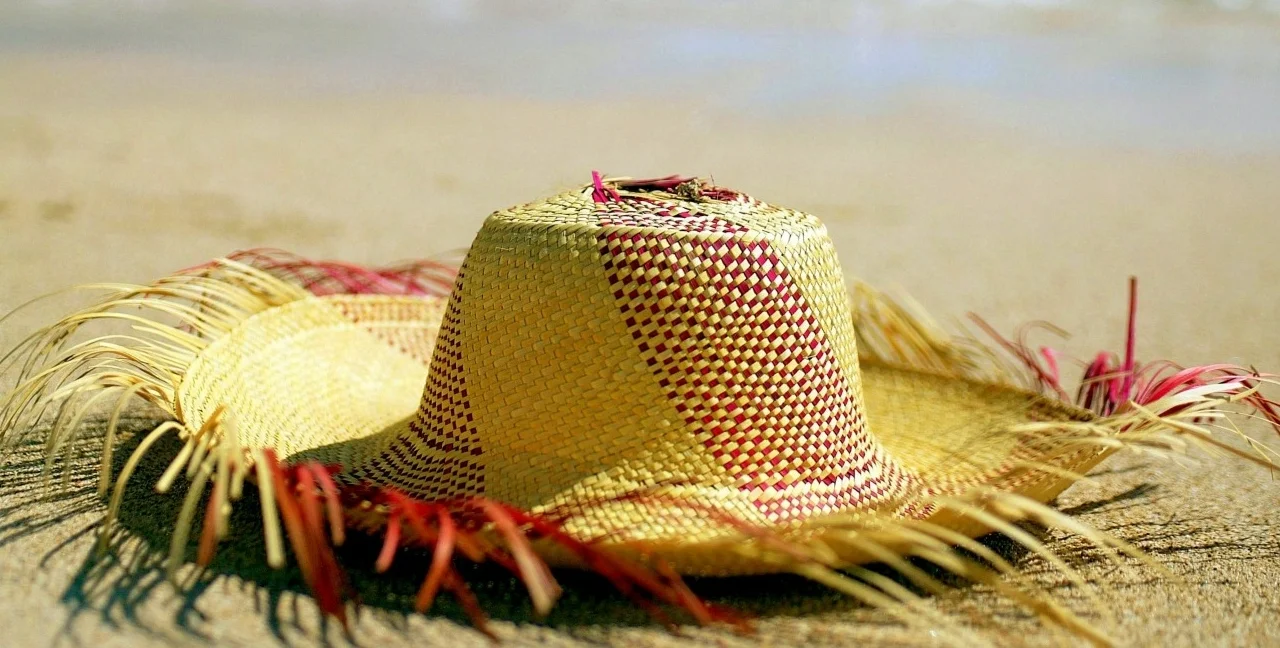 l'atelier sera fermé du 1er au 21 août! à très bientôt pour de nouveaux chapeaux