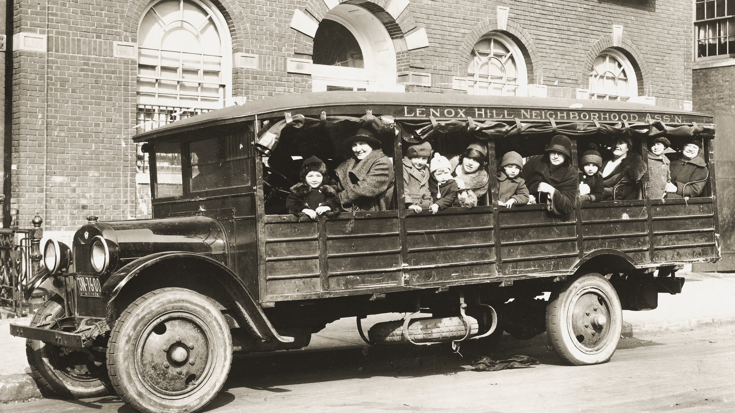 1926%2B-%2BKids%2Bon%2BBus%2B-%2BGood%2BQuality.jpg