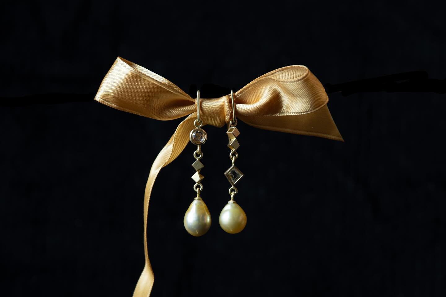 Last week to get your orders in for this year 🎁
You have until the 12th December!
You can choose special deliver, pick up from the studio or pick up in Oslo (17-22nd)
📸 of yellow pearl earrings