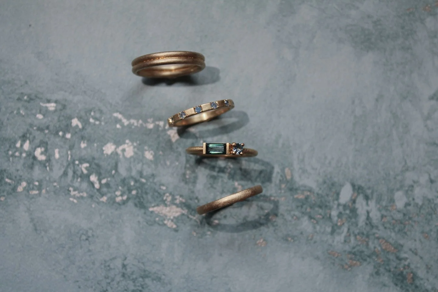 Lines that link us ✨
Ring stack featuring 
Round double lines of latitude band
Sapphire eternity ring II 
Toi et Moi sapphire ring
Comfort fit lines of latitude band