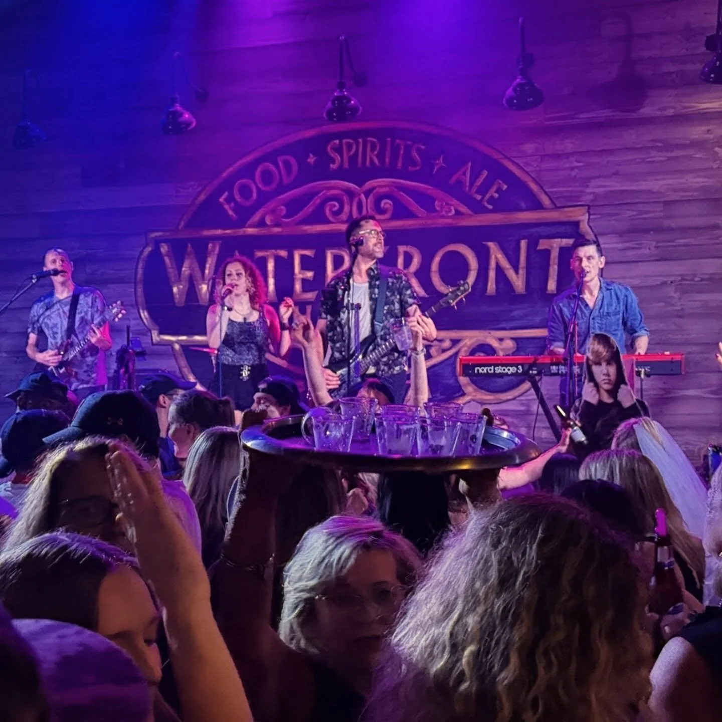 @waterfrontfells you were awesome!! We loved partying with you 🥳 Hope to be back rocking with you again soon!

 (Shout out to @rickshaw_lizard for lending us some gear in a pinch! TYSM 💜)