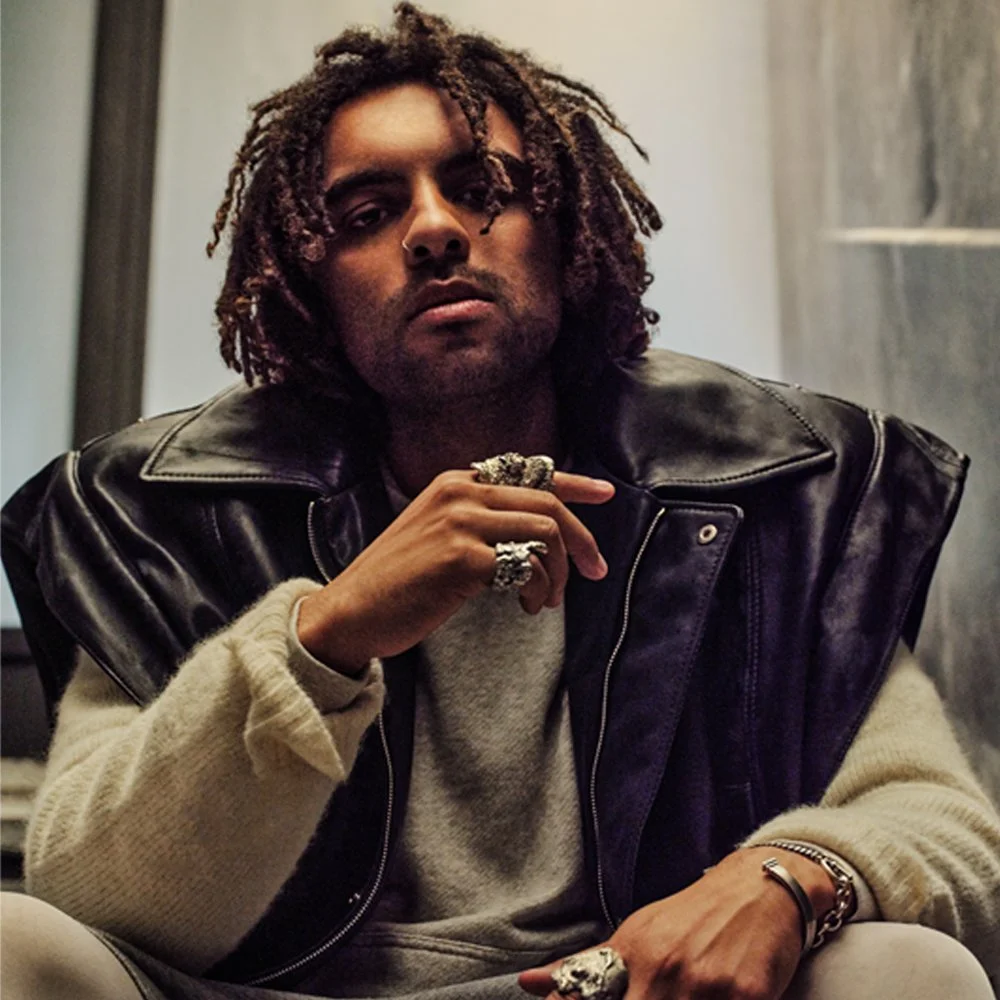 Innocnt, entre ombre et lumière, une voix qui explore les émotions humaines avec une sincérité bouleversante… 