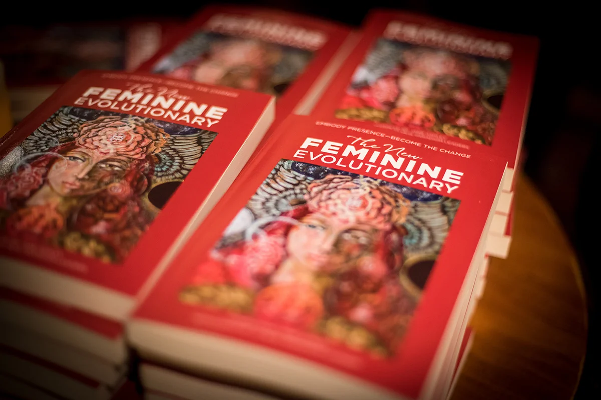Feminine-8143.jpg