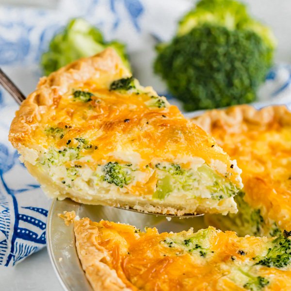 brocc cheddar quiche2.jpg