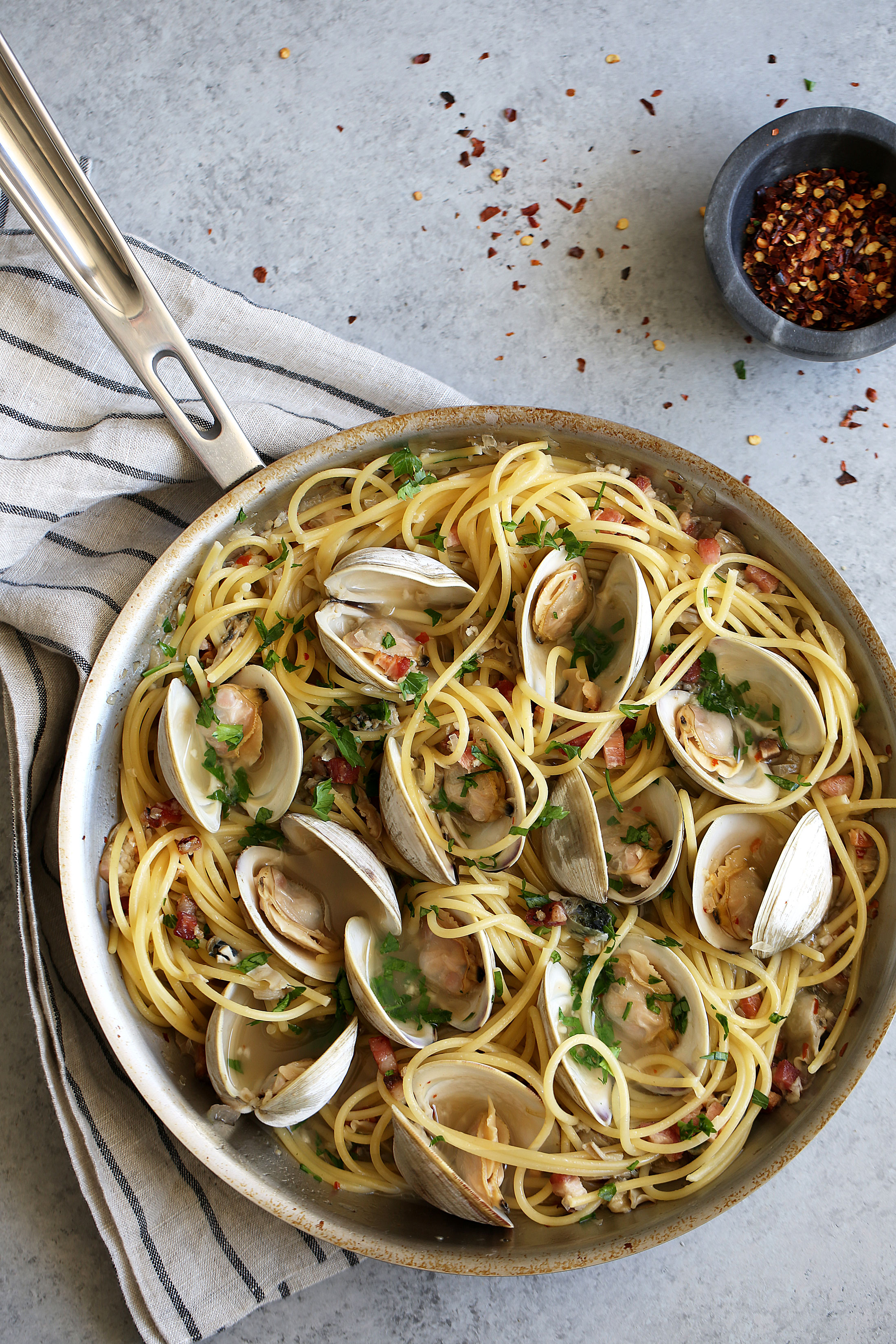 Spaghetti alle Vongole — Cooking with Cocktail Rings