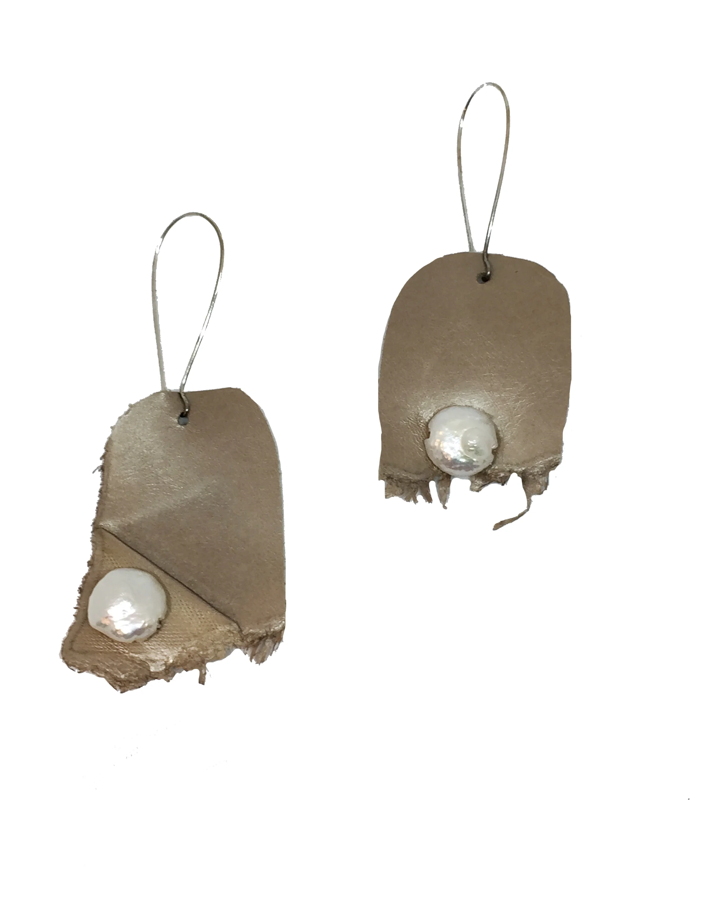 Pearl & Leather Earring