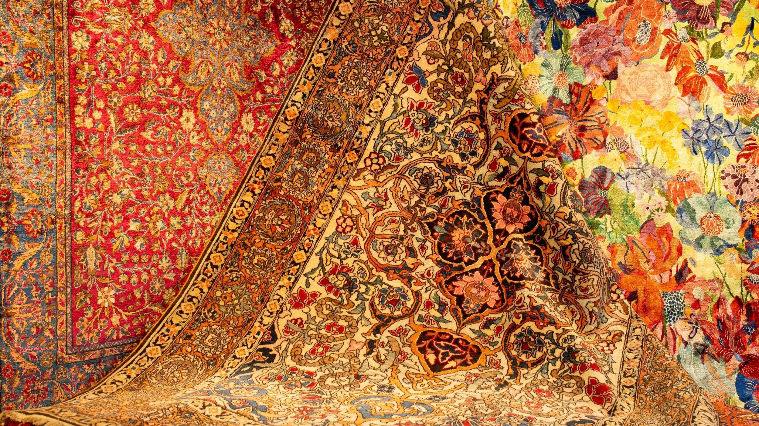 6Libertyorientalcarpets_Adventcalendar_isfahan_LARAMILLER.jpg