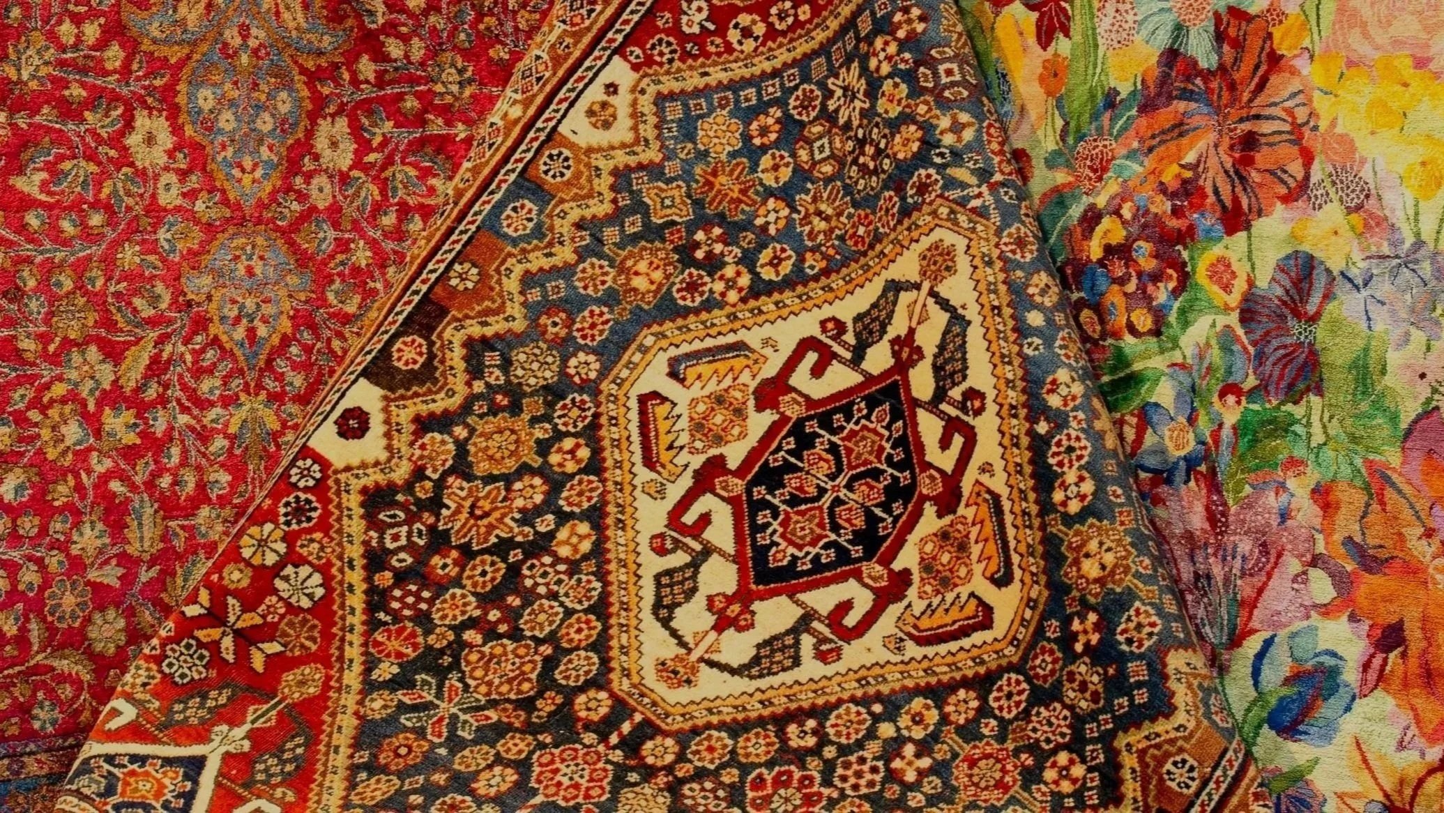 4Libertyorientalcarpets_Adventcalendar_antiquekashki_LARAMILLER.jpg