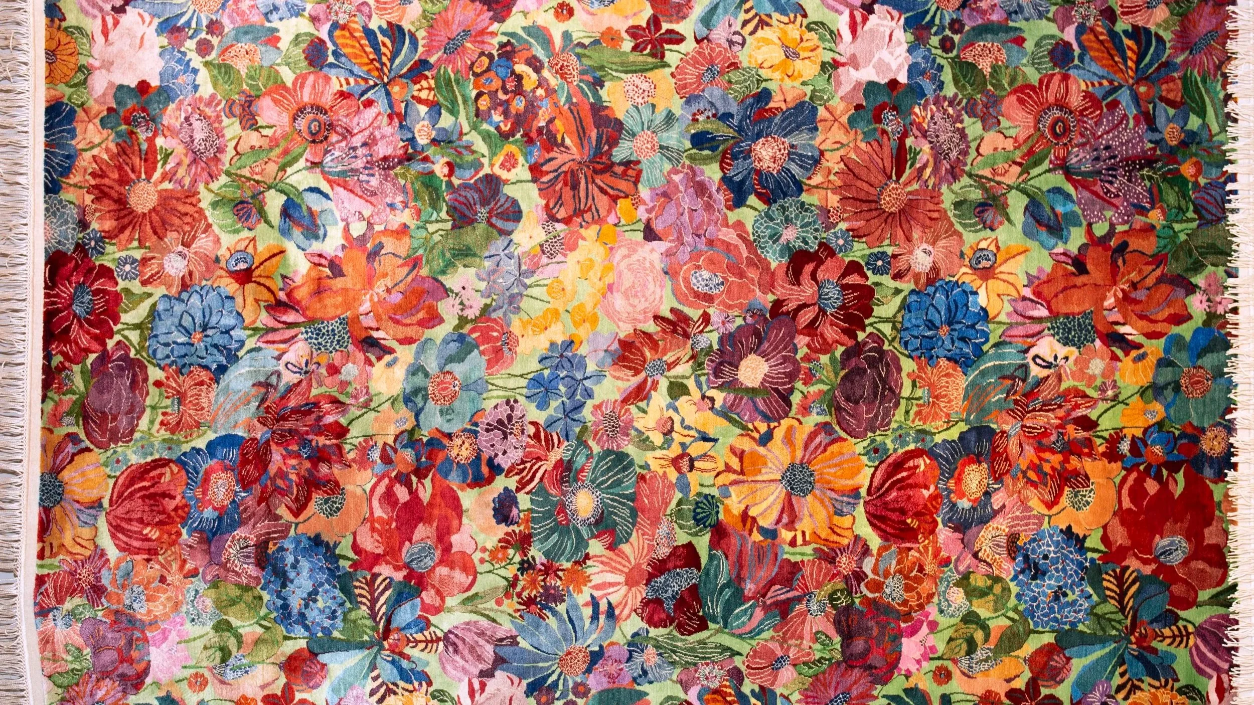 1.Libertyorientalcarpets_Heritagecollection_Emmasflowerhead_LARAMILLER.jpg