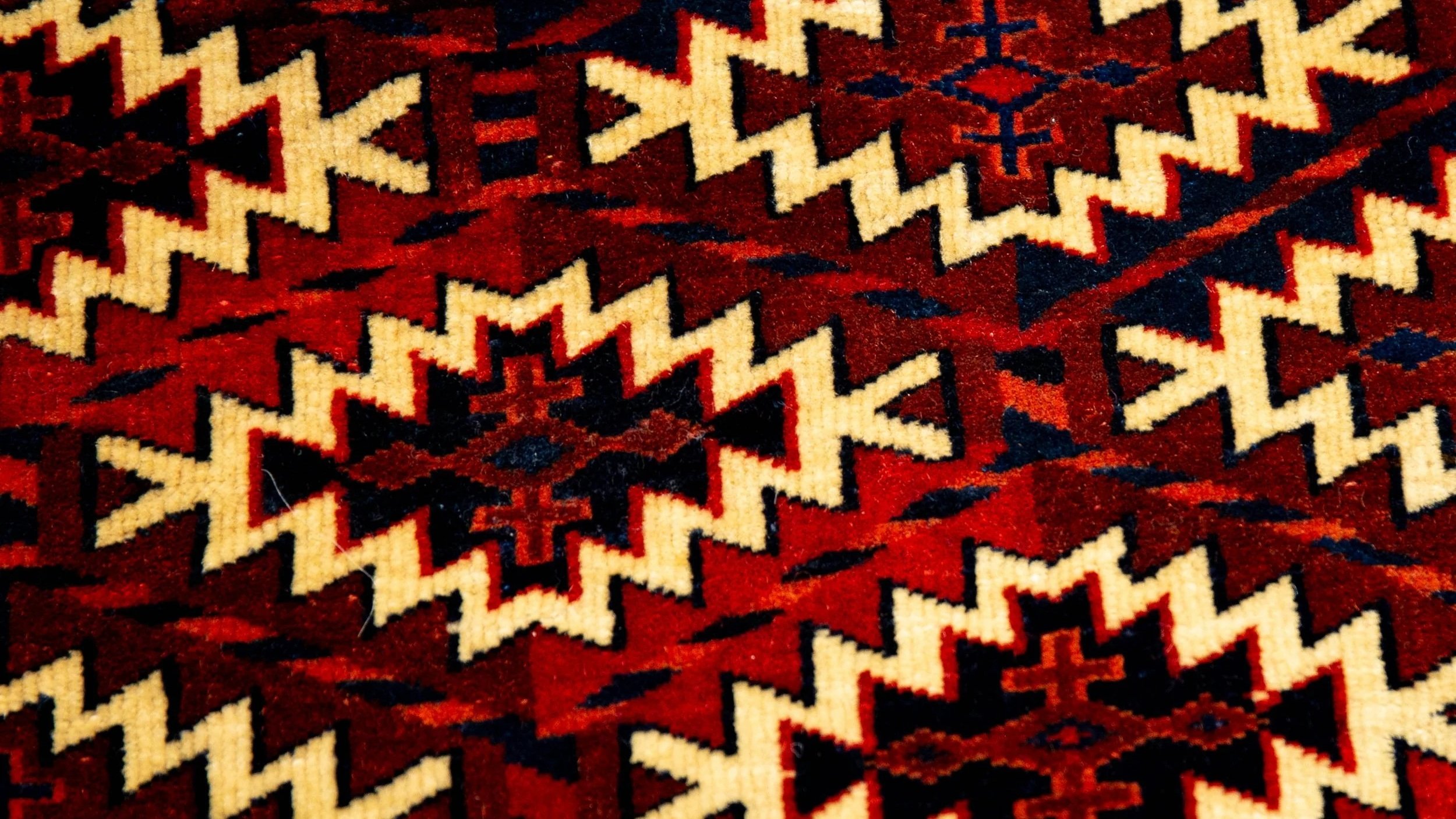14.3Libertyorientalcarpets_Adventcalendar_tassles_LARAMILLER.jpg