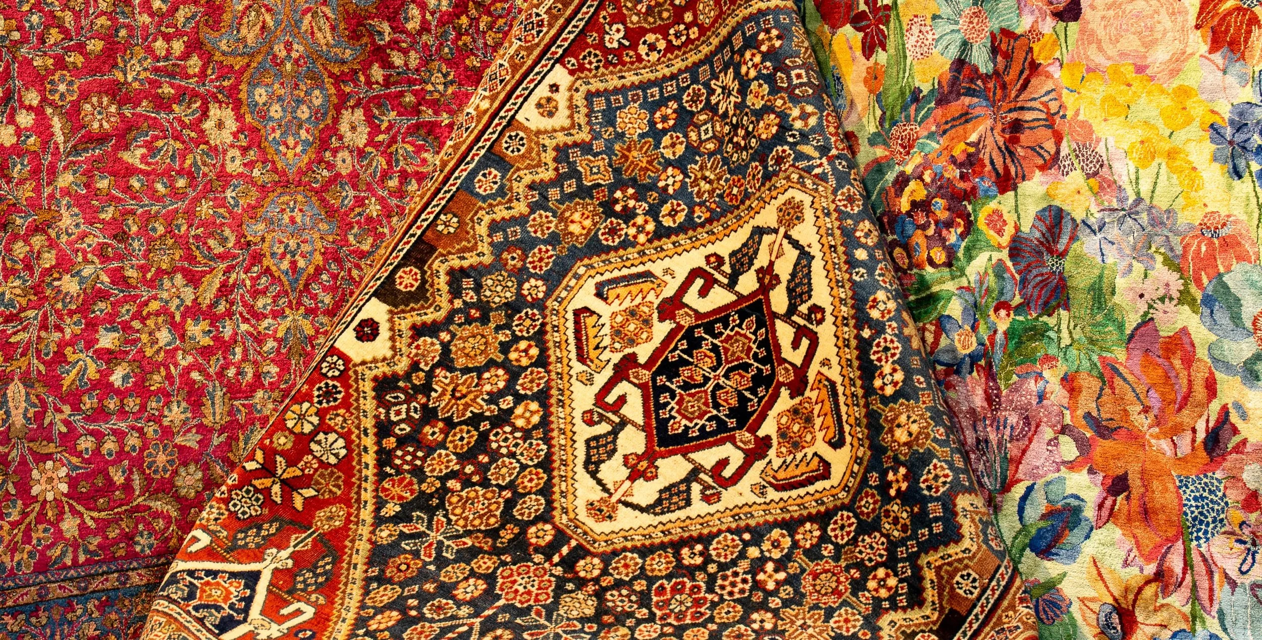 4Libertyorientalcarpets_Adventcalendar_antiquekashki_LARAMILLER.jpg