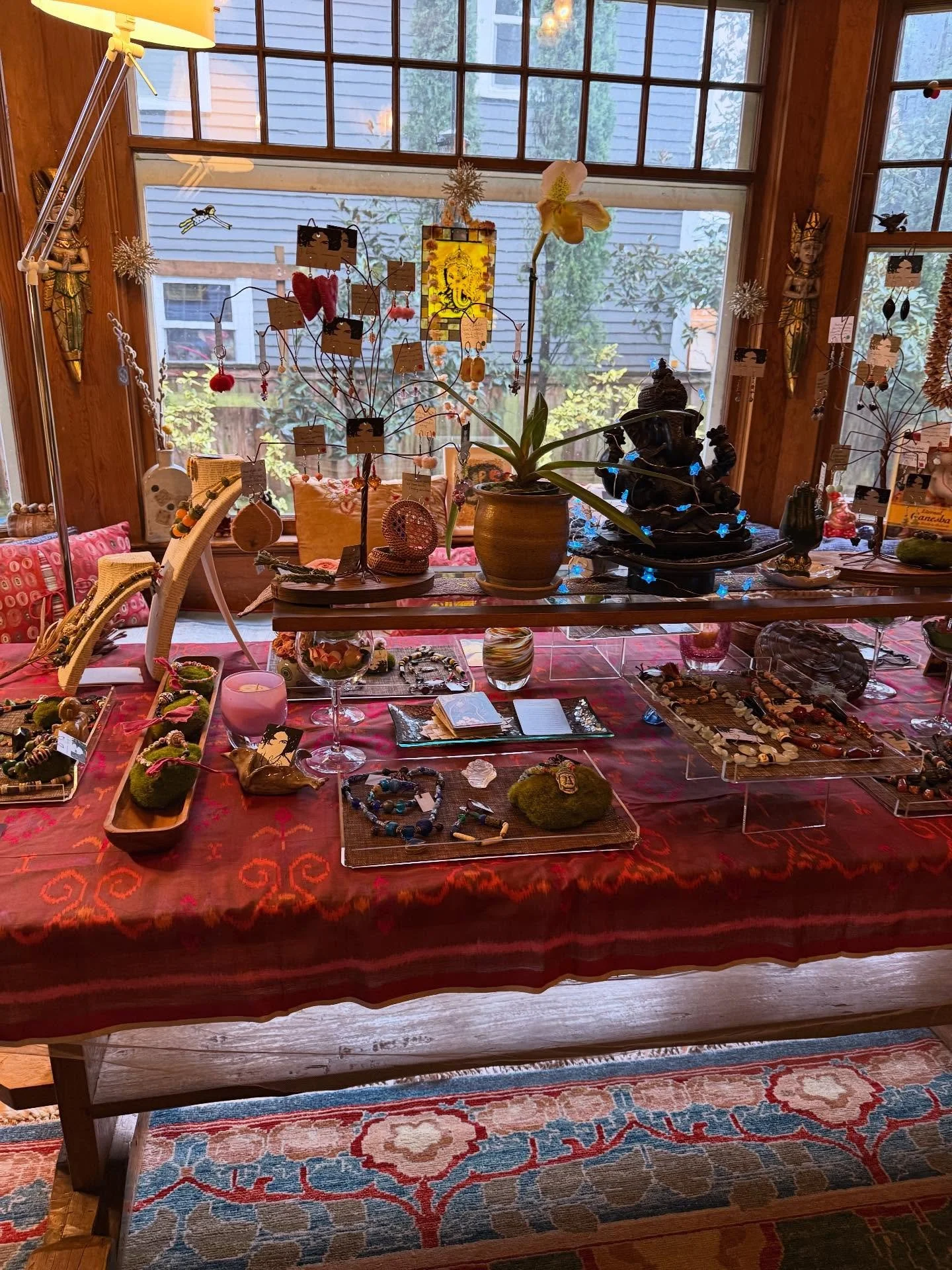 Thank you everyone who came and shopped at my Bali Bling Fling!!!💖👯&zwj;♂️⭐️

Thanks to your many purchases I am making big donations to Women Wage Peace and Portland Free Fridge! Shopping small biz and mutual aid is LOVE!!!!!🙏🤗🔥 Remember to sho