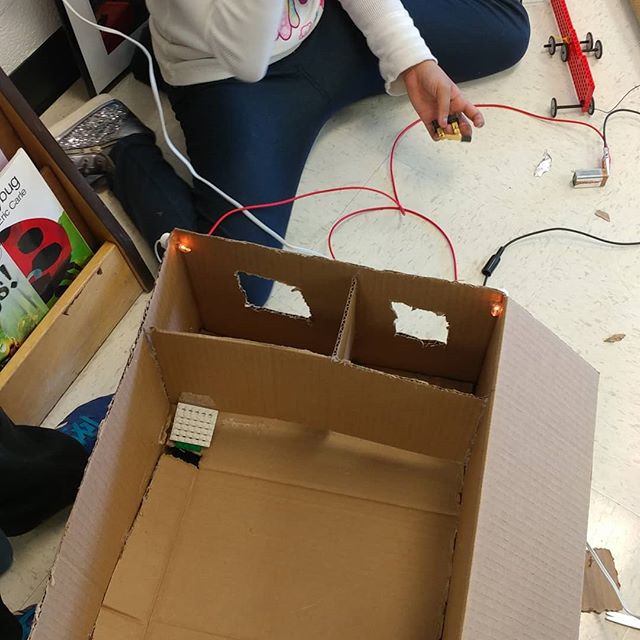 Young scientists and engineers putting design, engineering and electricity together. ⚡#STEMeducation #girlsinSTEM #STEMkids #livelearnshare #DCSTEMNETWORK