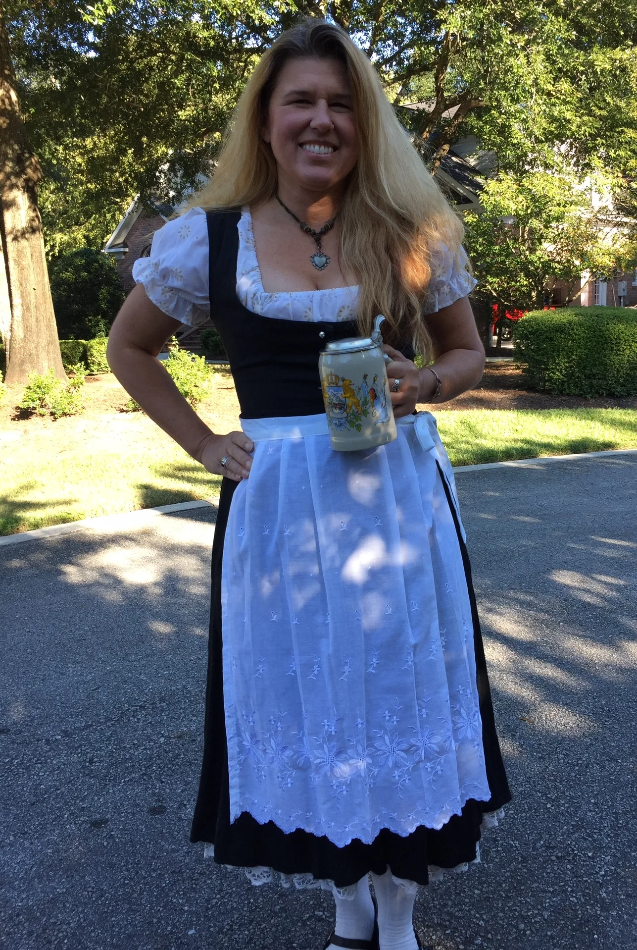 Yes I am that nerd who wears a dirndl to Oktoberfest, even in the US. 