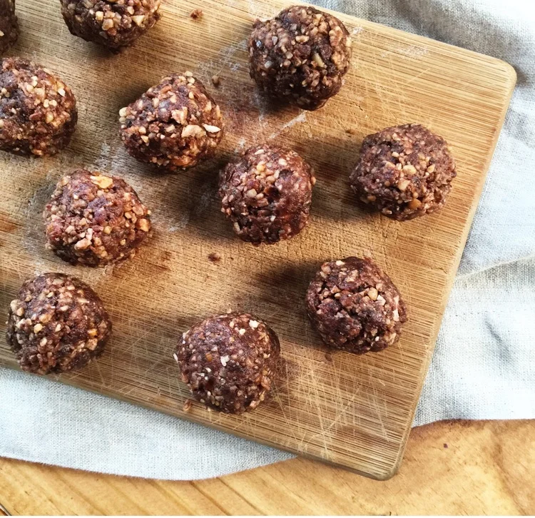 Raw Cacao-Coconut Bites {grain-free, sugar-free}