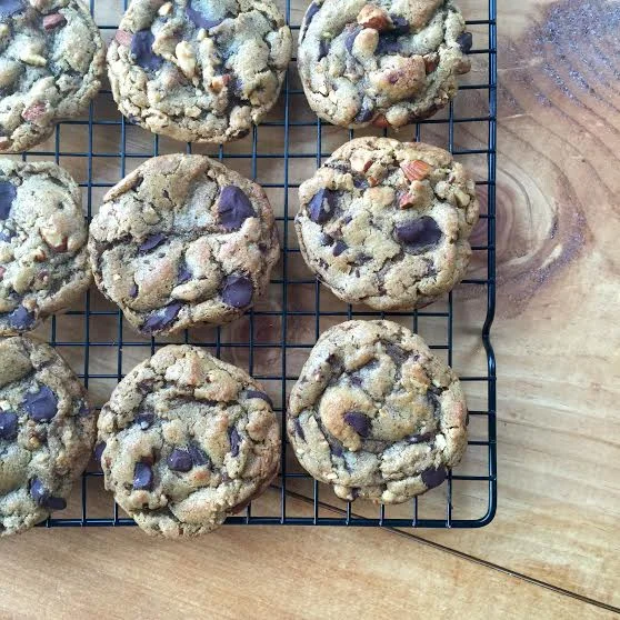 Flourless Almond Butter-Dark Chocolate Chunk Cookies